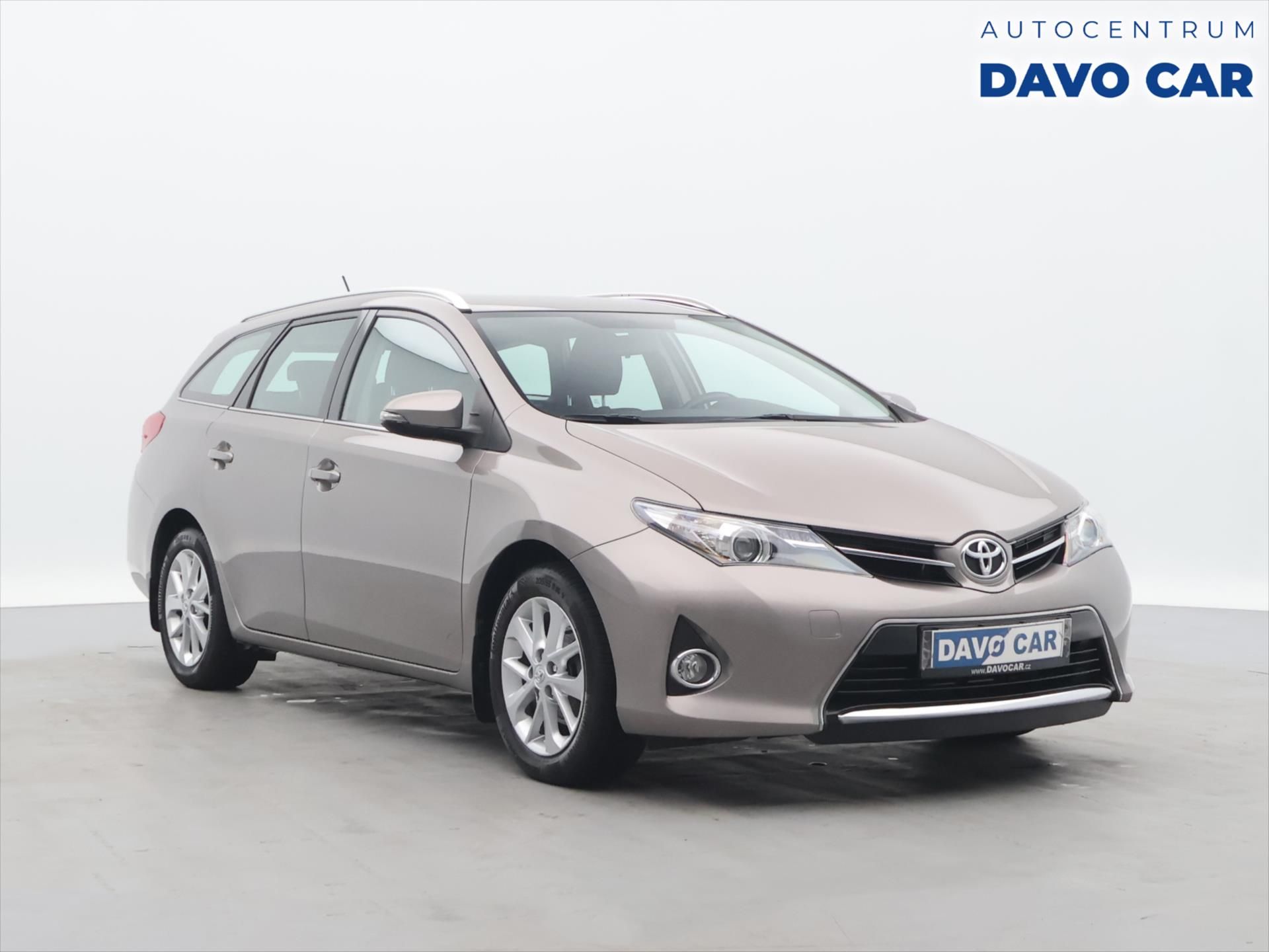 Toyota Auris, 1,6 i 97kW Serv. Kniha
