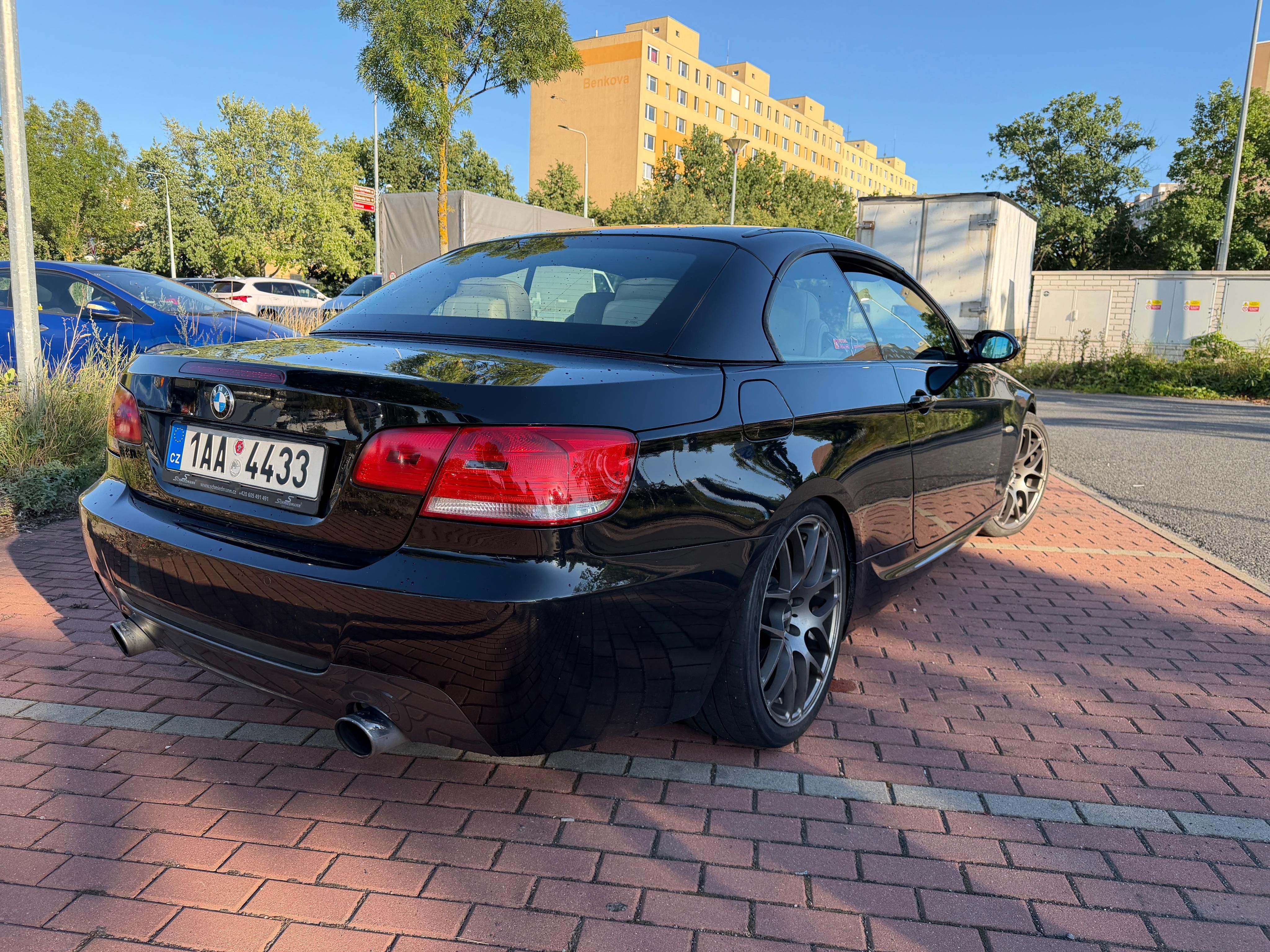 BMW Řada 3, 335i - fotka 4
