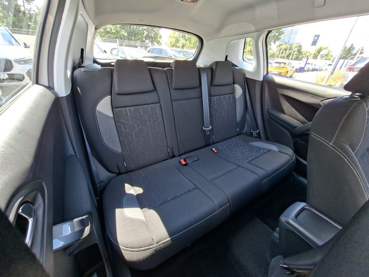 Peugeot 2008, 1,2 PT 130k M6 2.MAJ - fotka 6