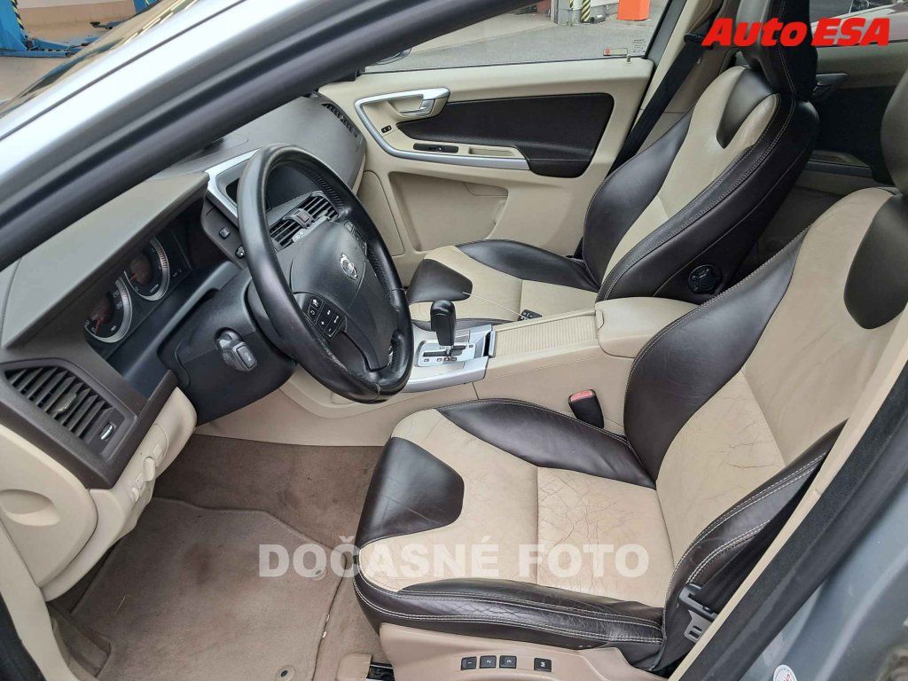 Volvo XC60, 2.4D,ČR - fotka 3