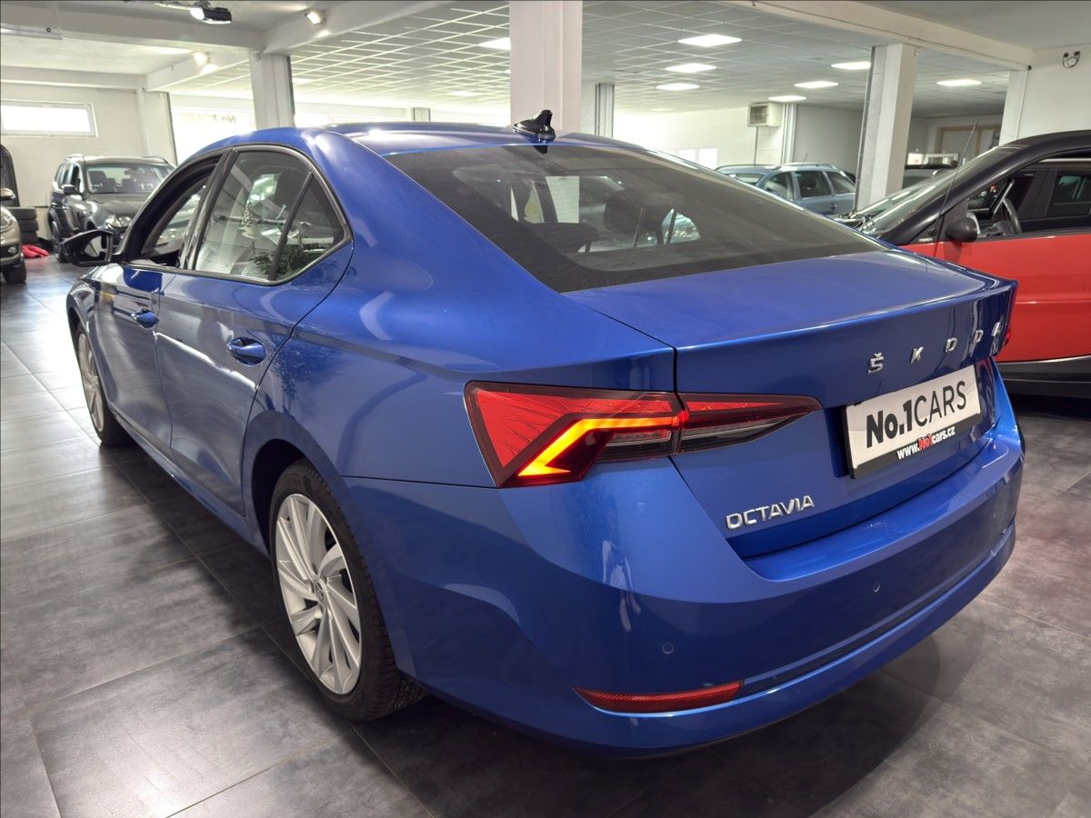 Škoda Octavia, 1,5   TSI 110KW LED ČIDLA ČR - fotka 4