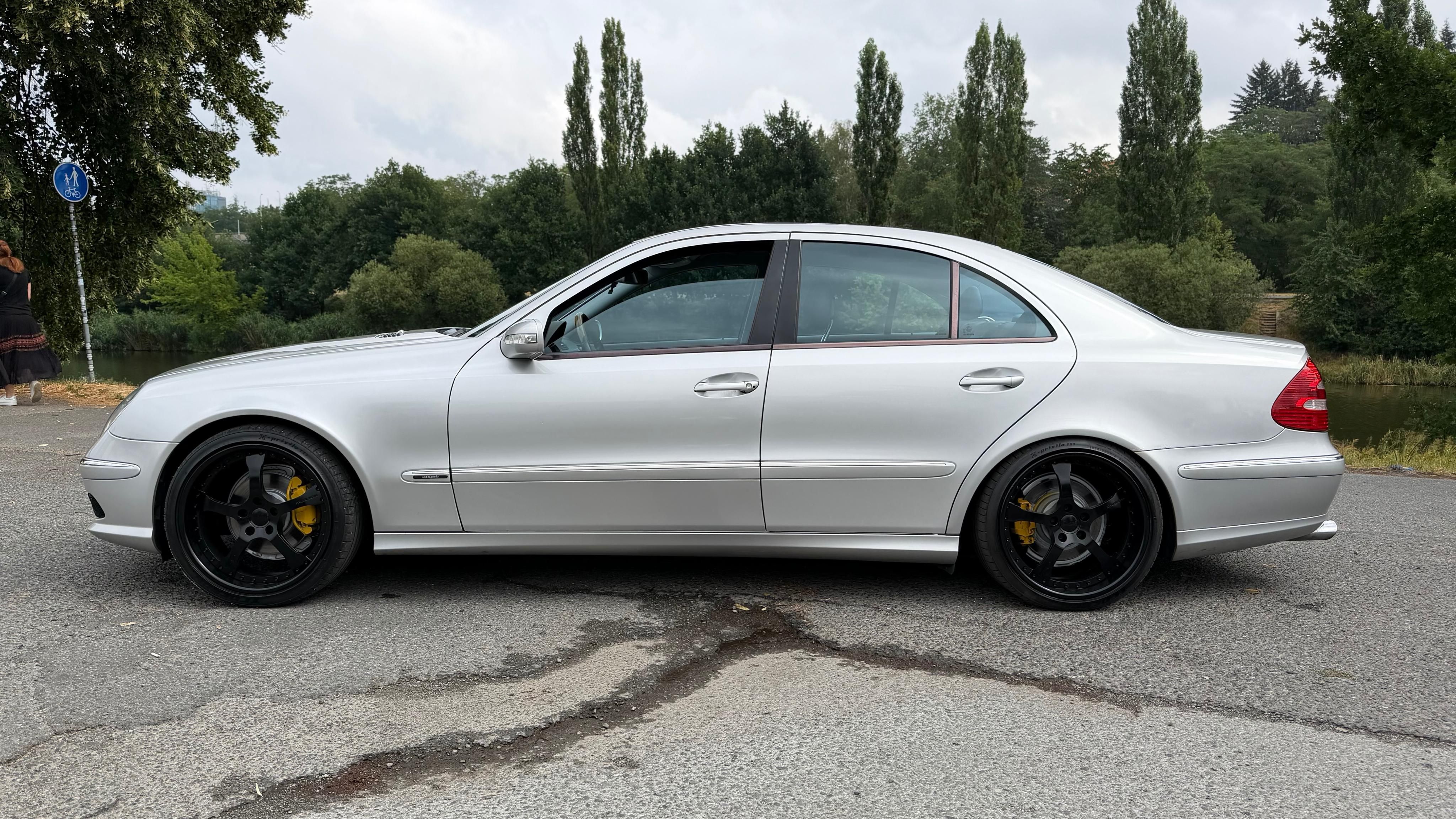 Mercedes-Benz Třídy E, E240 V6 W211 benzin+LPG AMG - fotka 6