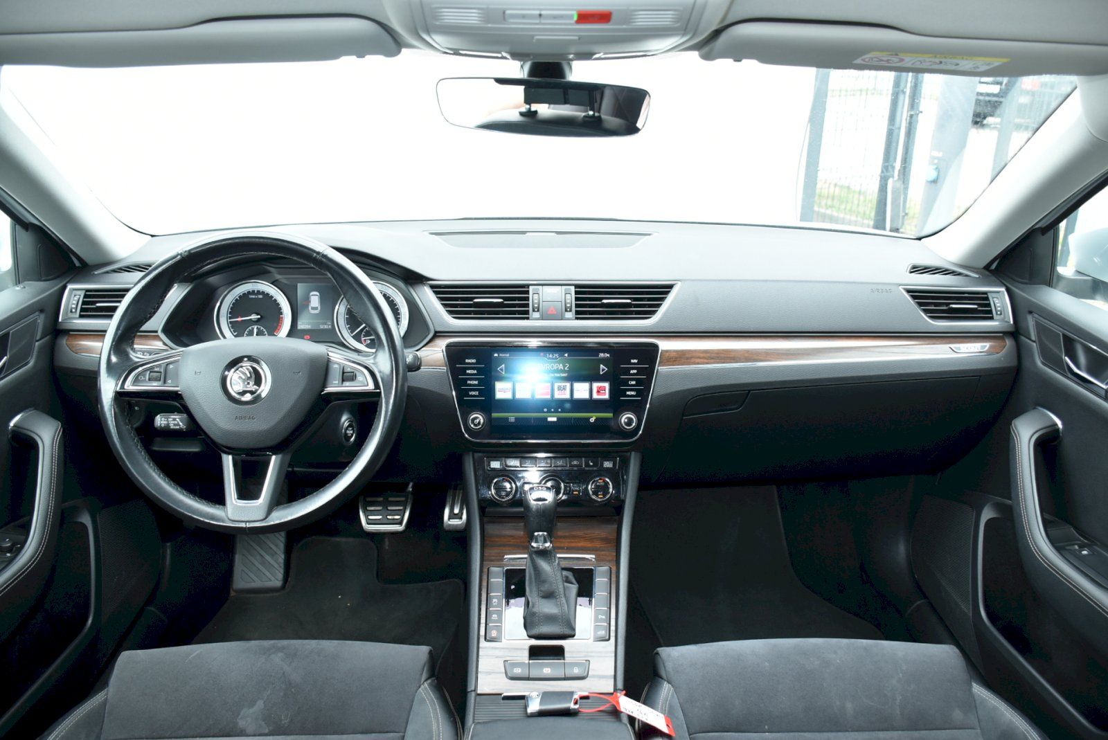 Škoda Superb, Scout 2.0 TDI 140 kW 4x4 DSG - fotka 5