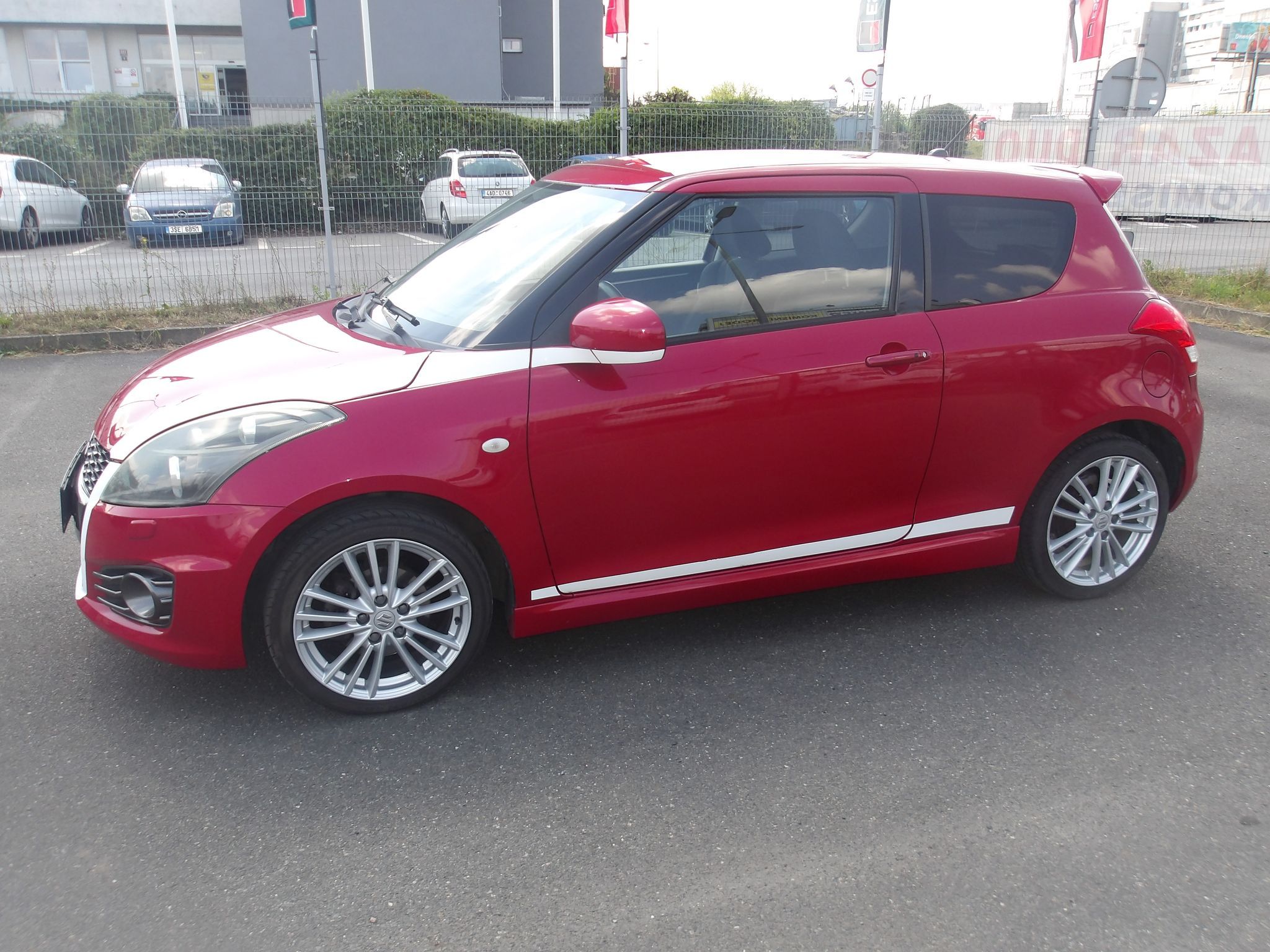 Suzuki Swift, 1,6i 100kw SPORT !! - fotka 2