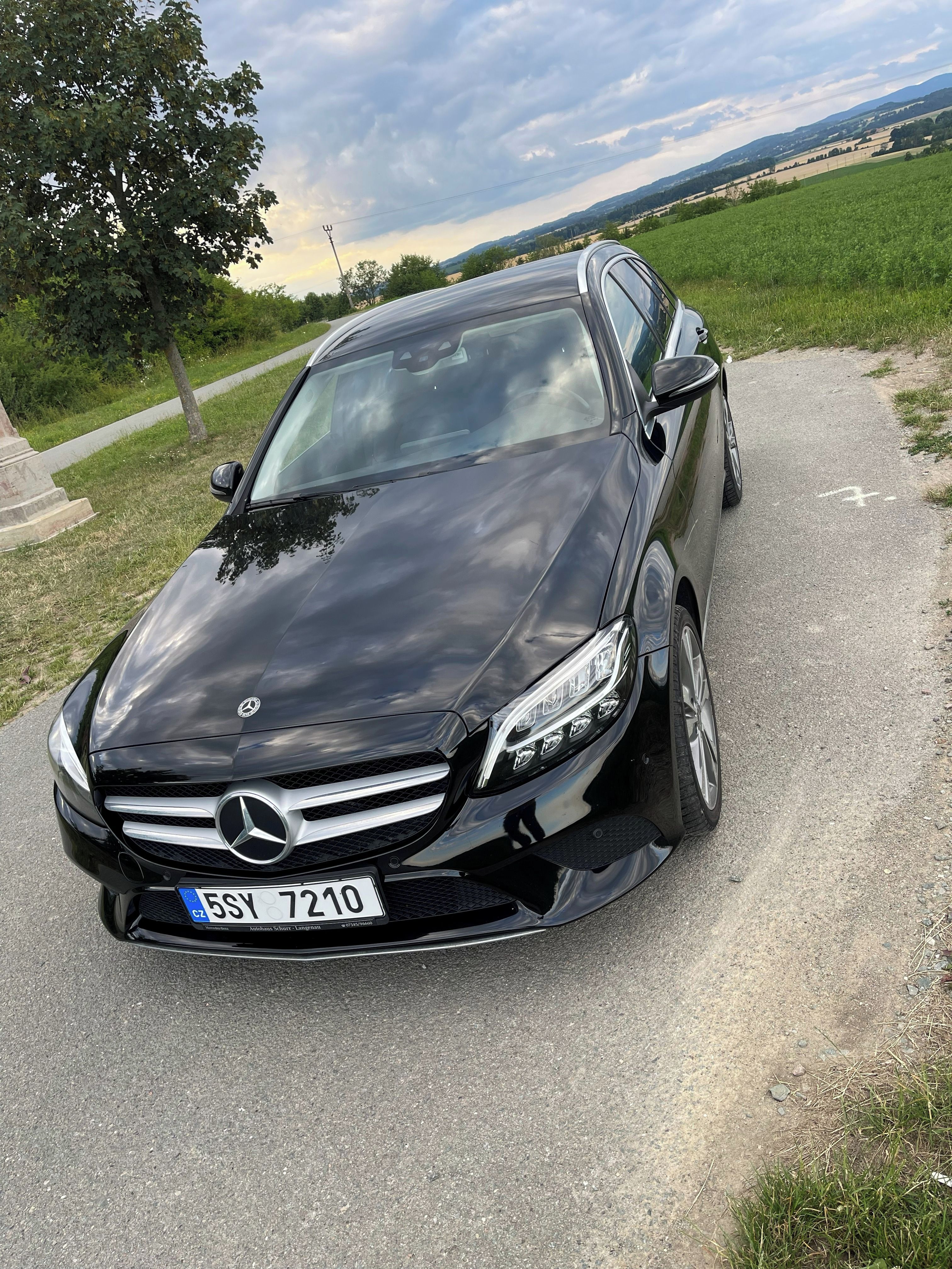 Mercedes-Benz Třídy C, Mercedes-Benz C 220D 143kw - fotka 3