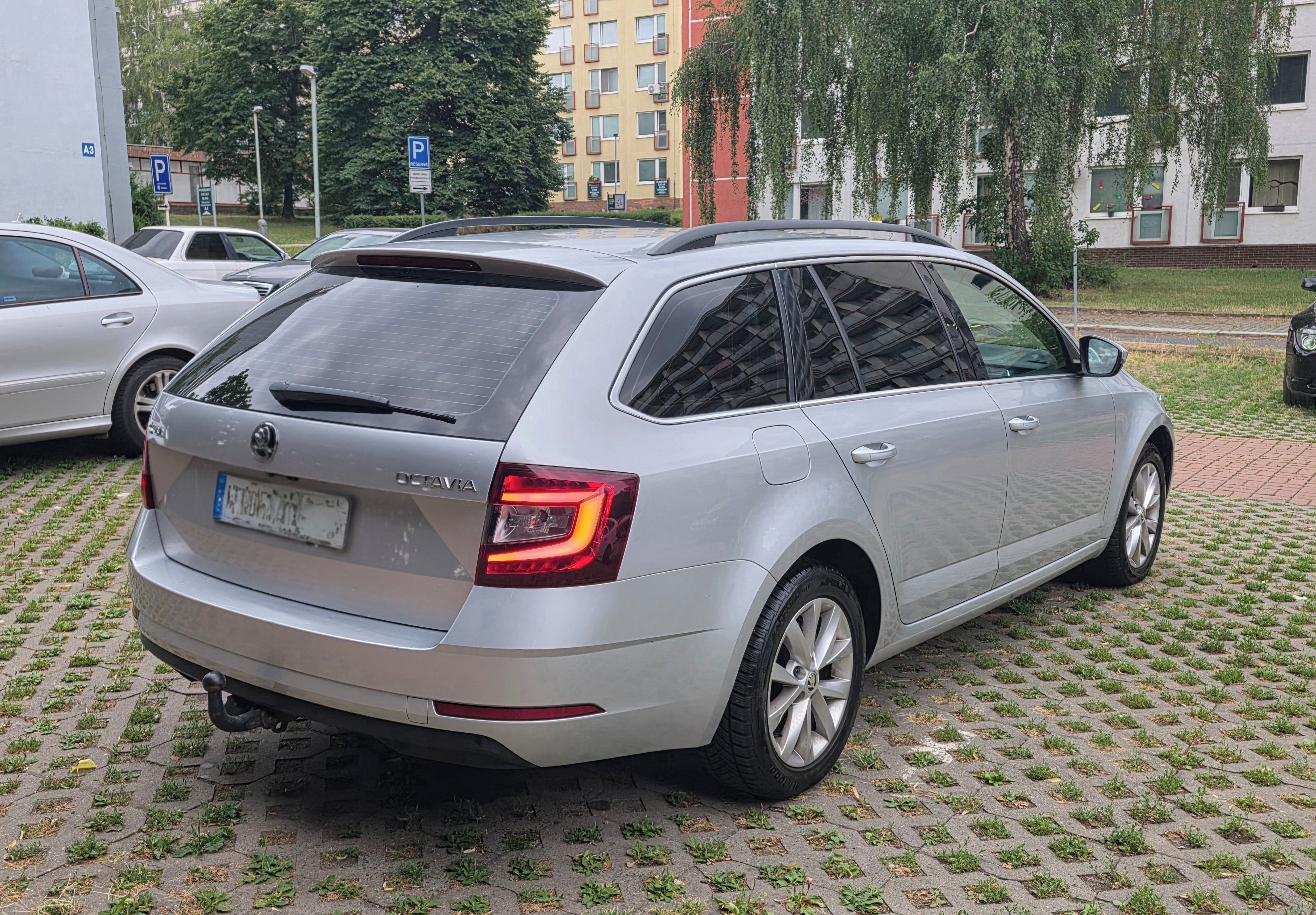 Škoda Octavia - fotka 5