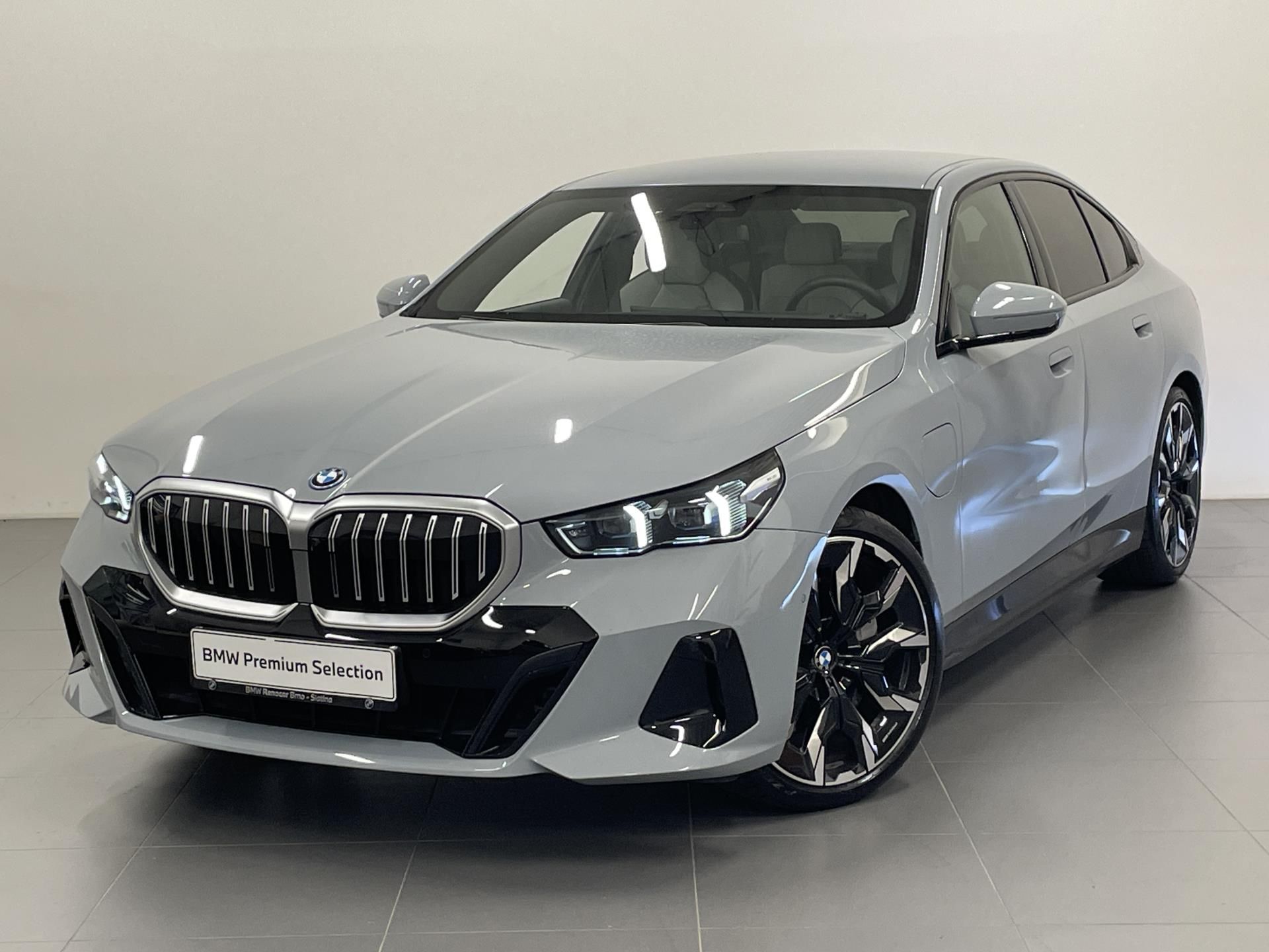 BMW Řada 5, 550e xDrive