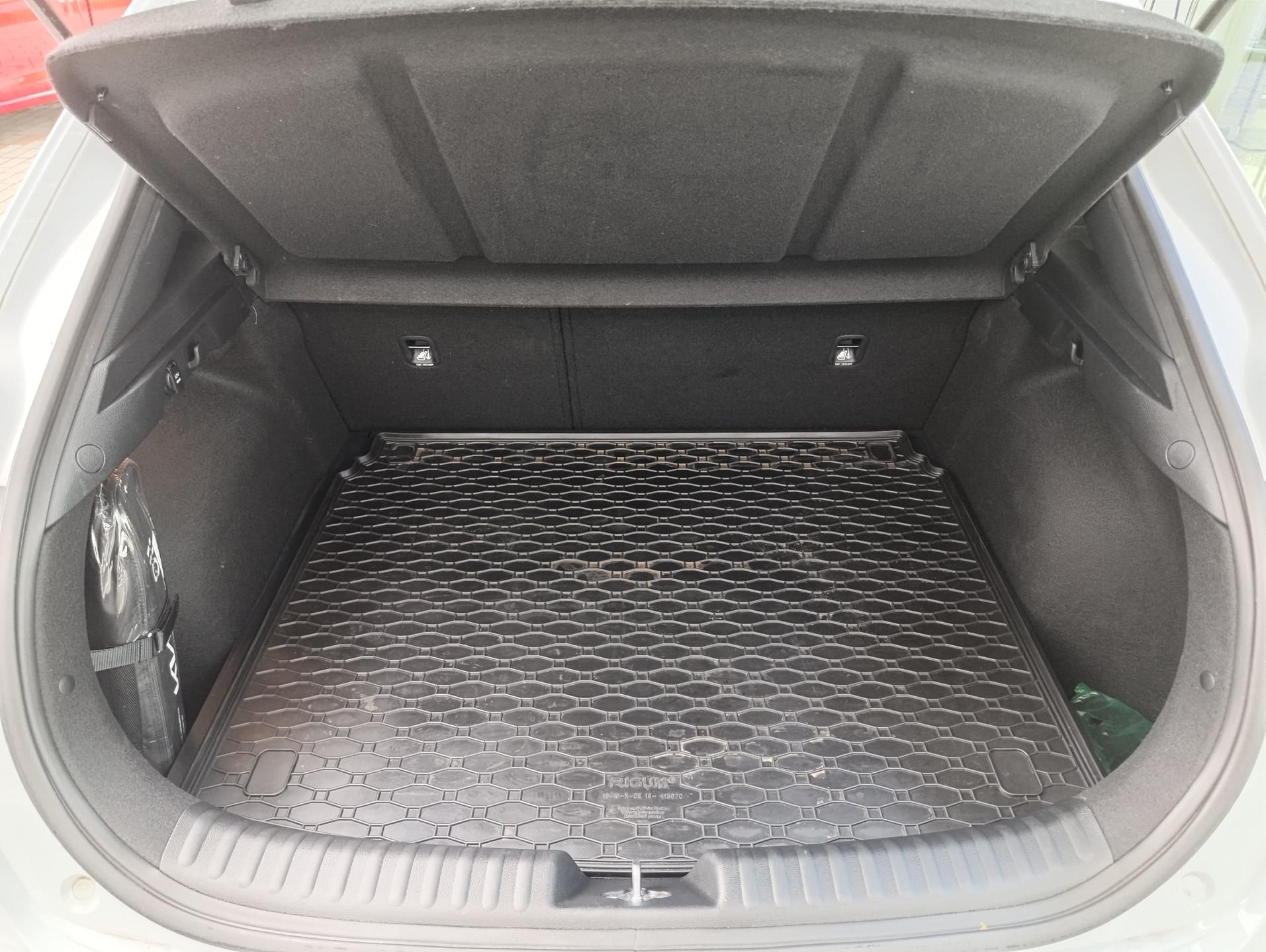 Kia XCee´d, 1.5 T-GDI TOP MY25 - fotka 4