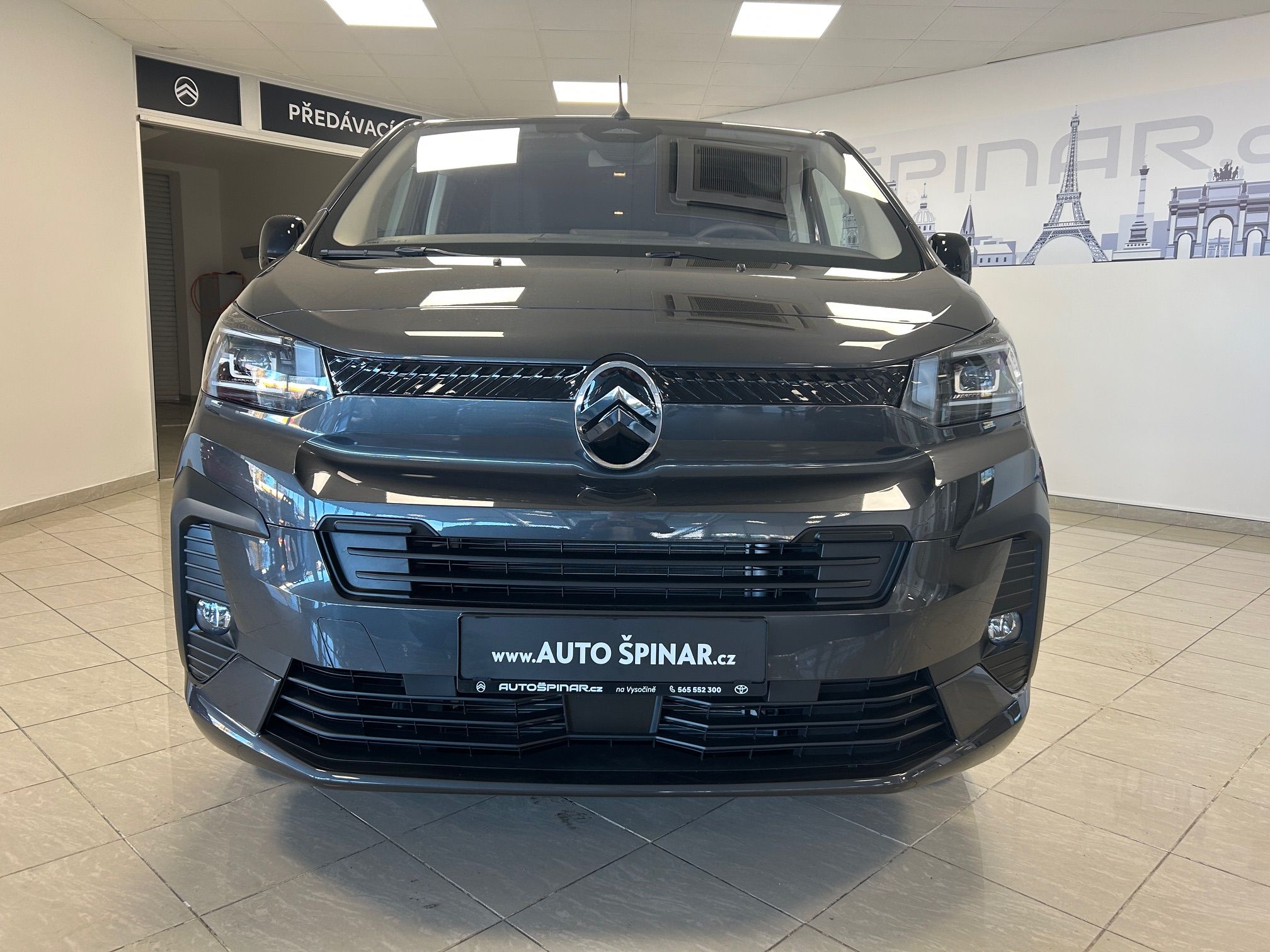 Citroën SpaceTourer, FEEL M 2.2 HDi 180k EAT8 8 mís - fotka 2