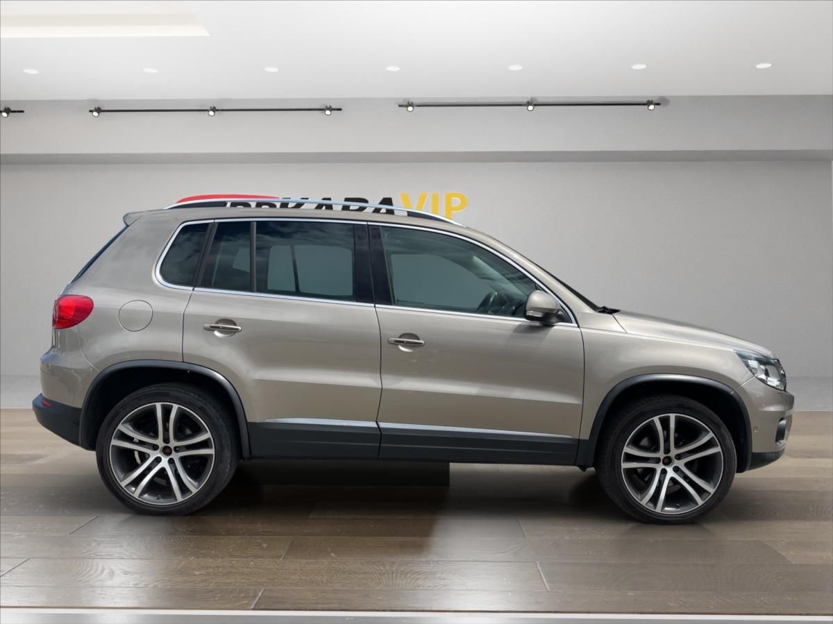 Volkswagen Tiguan, 4x4 2,0 TSi DSG Xenon*Kůže*DCC - fotka 4