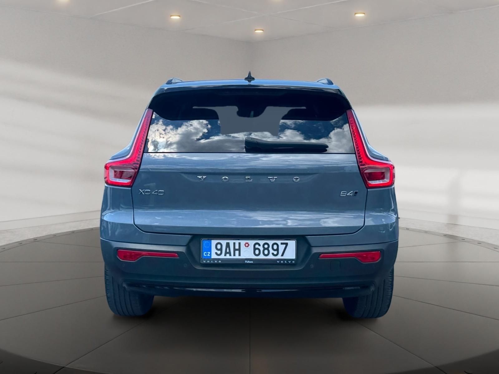 Volvo XC40, R-DESIGN B4 145kW AWD TAŽNÉ CZ - fotka 5