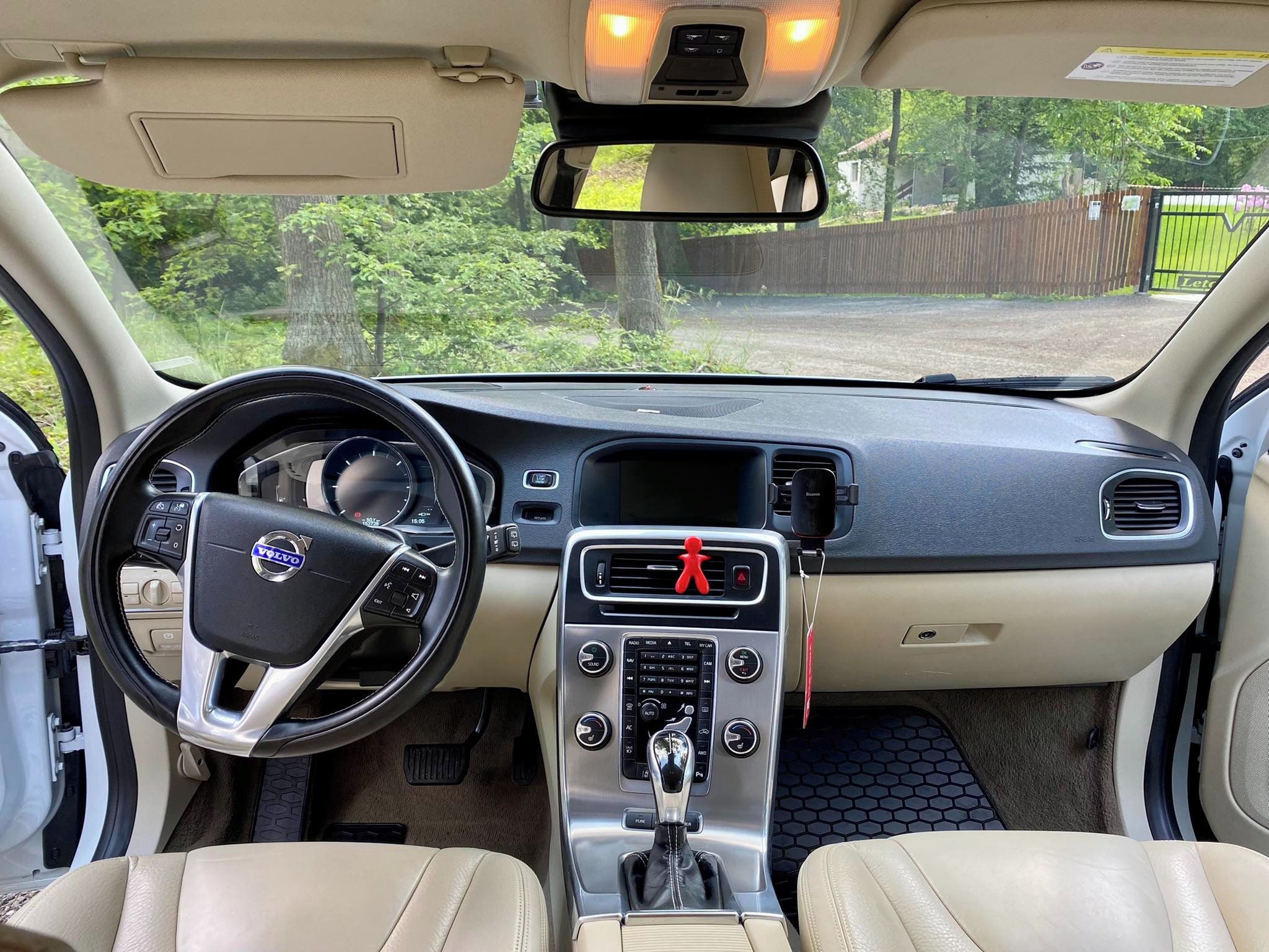 Volvo V60, D6 AWD PLUG-IN HYBRID 208KW - fotka 2