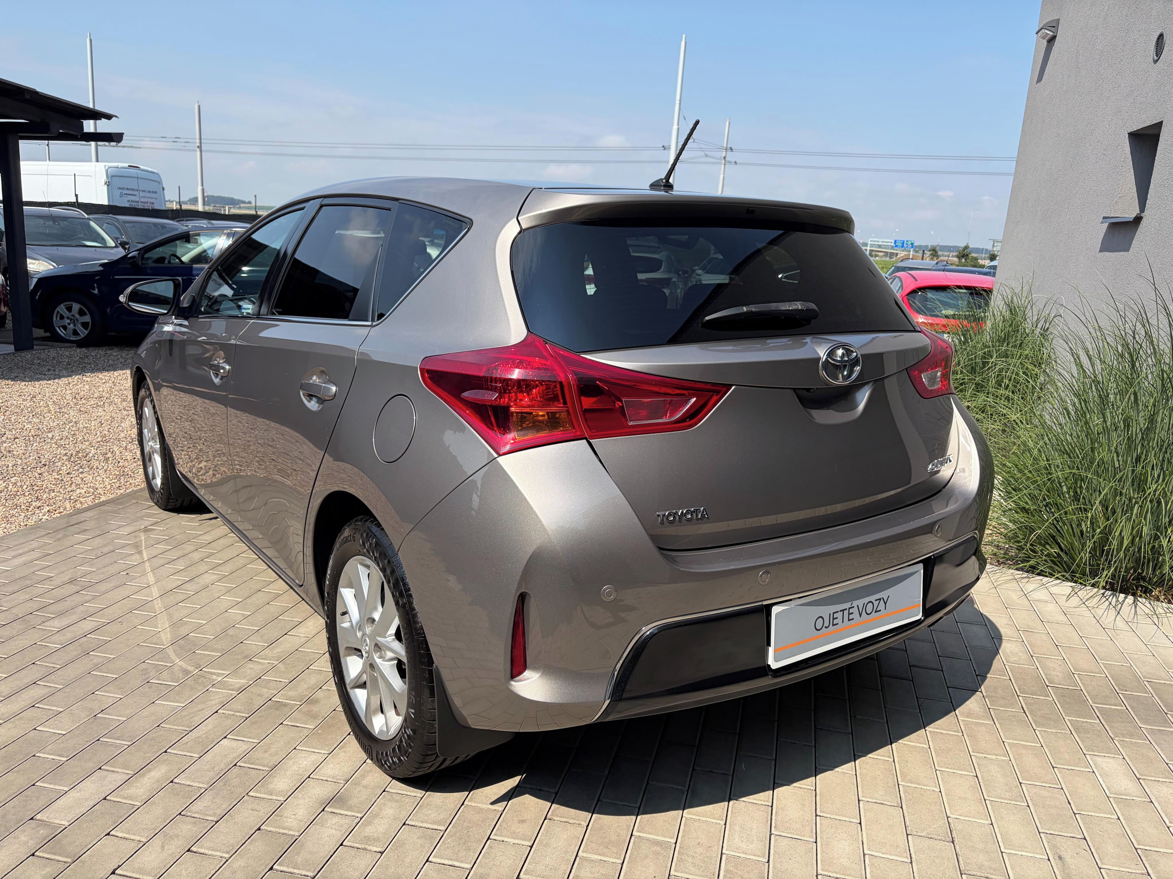 Toyota Auris, 1.6i 97KW, Parkovací kamera - fotka 5