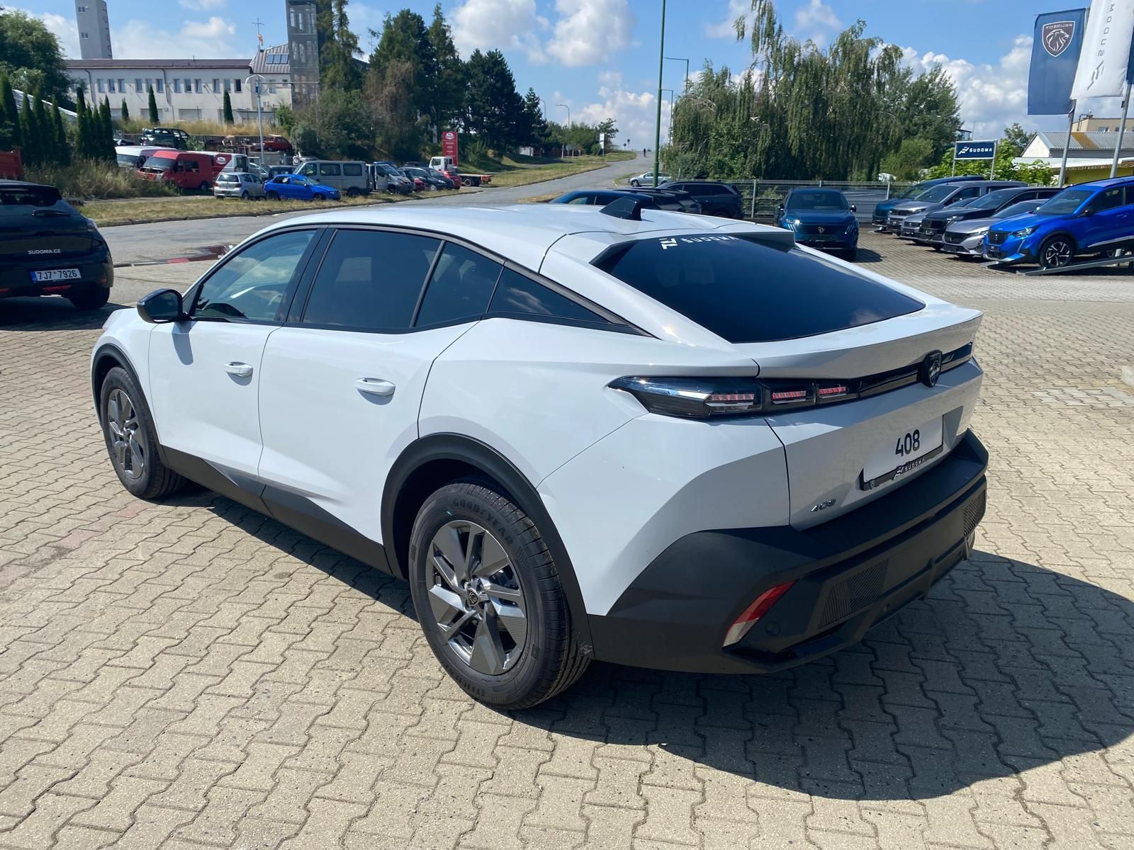 Peugeot 408, ALLURE Hybrid 145 e-DCS6 - fotka 5