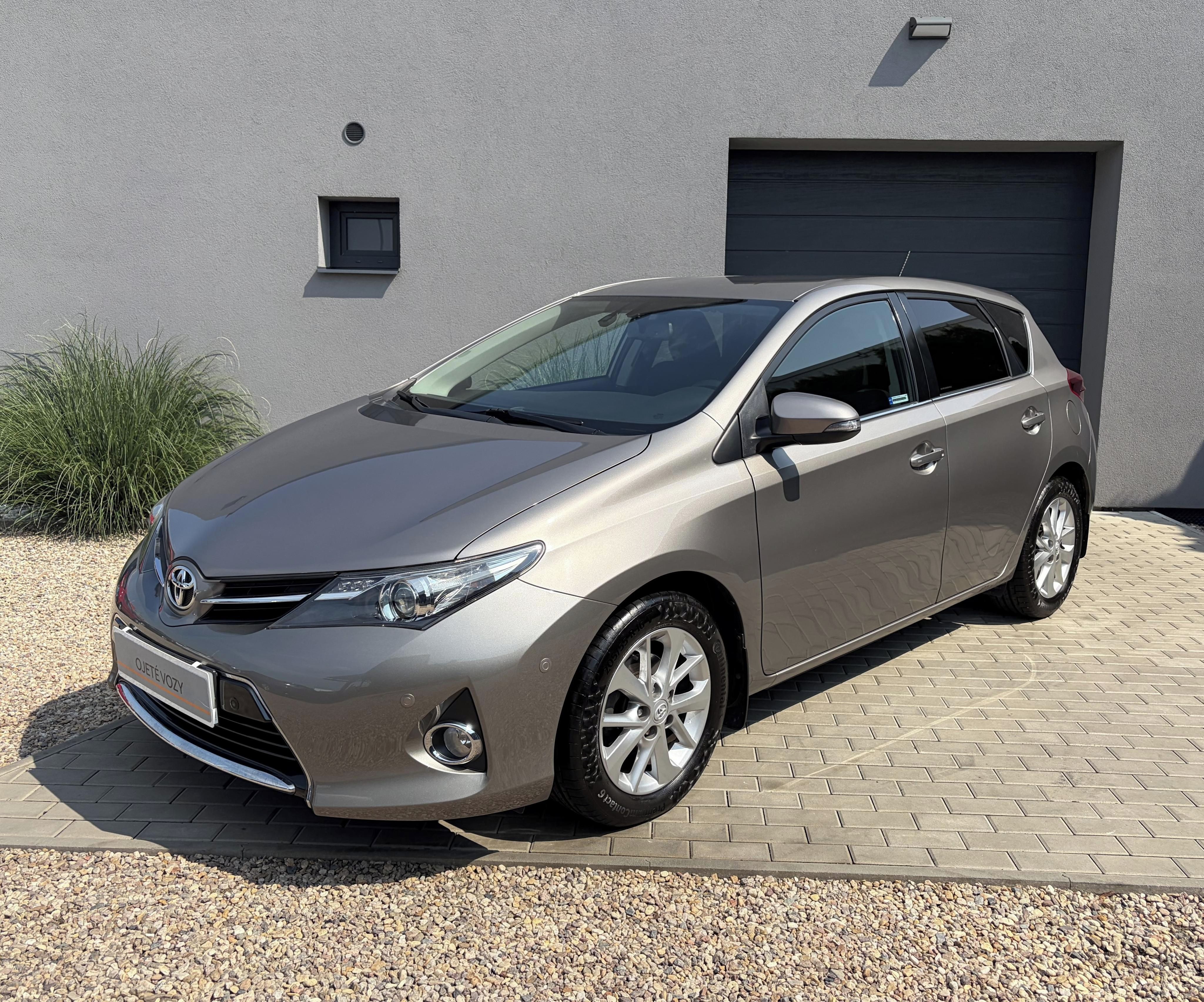 Toyota Auris, 1.6i 97KW, Parkovací kamera