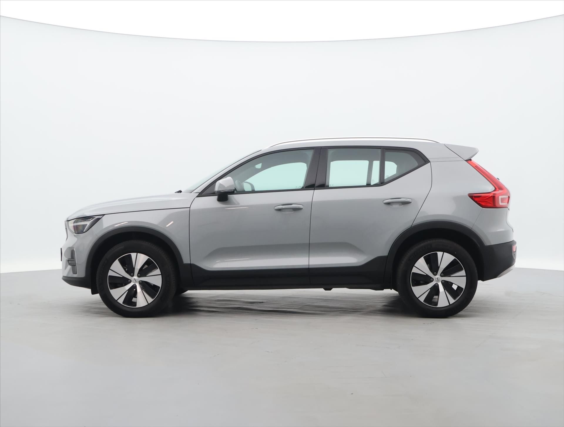 Volvo XC40, 2.0 B3 120kW Core DCT CZ DPH - fotka 4
