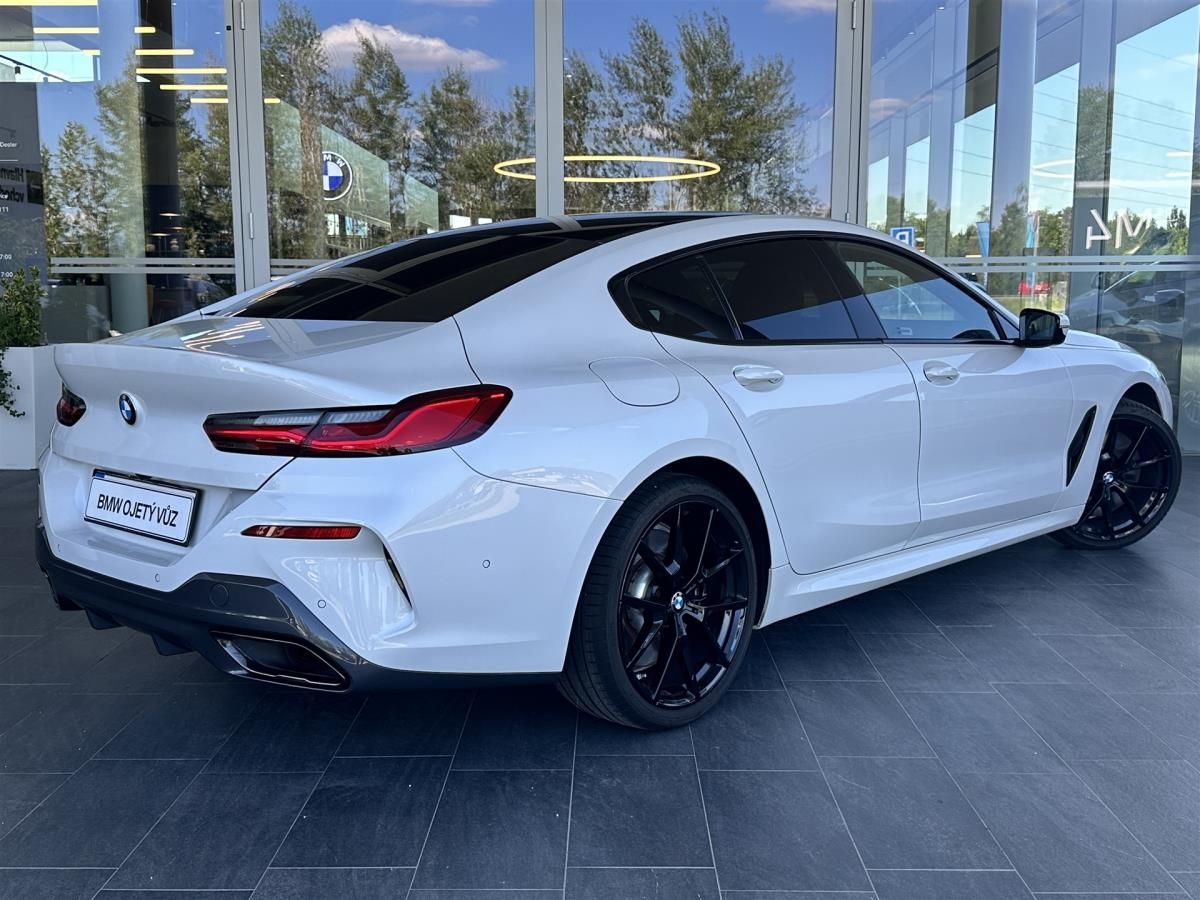 BMW Řada 8, 840i xDrive - fotka 2