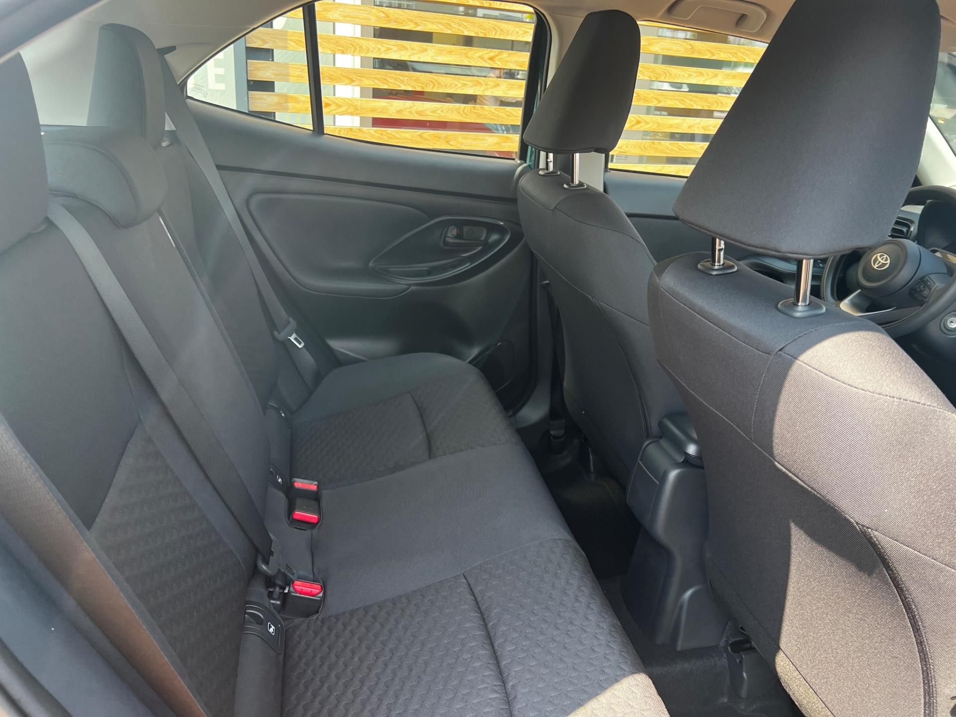 Toyota Yaris Cross, 1,5 HEV LIMITED EDITION - fotka 6