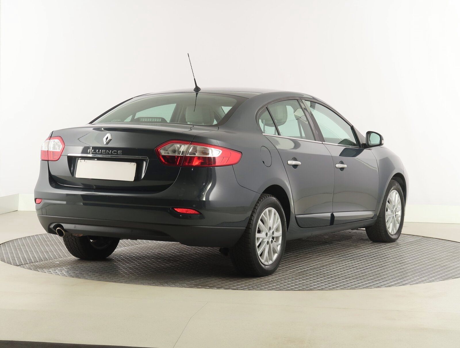 Renault Fluence, 1.6 16V, Kožené sedačky - fotka 5