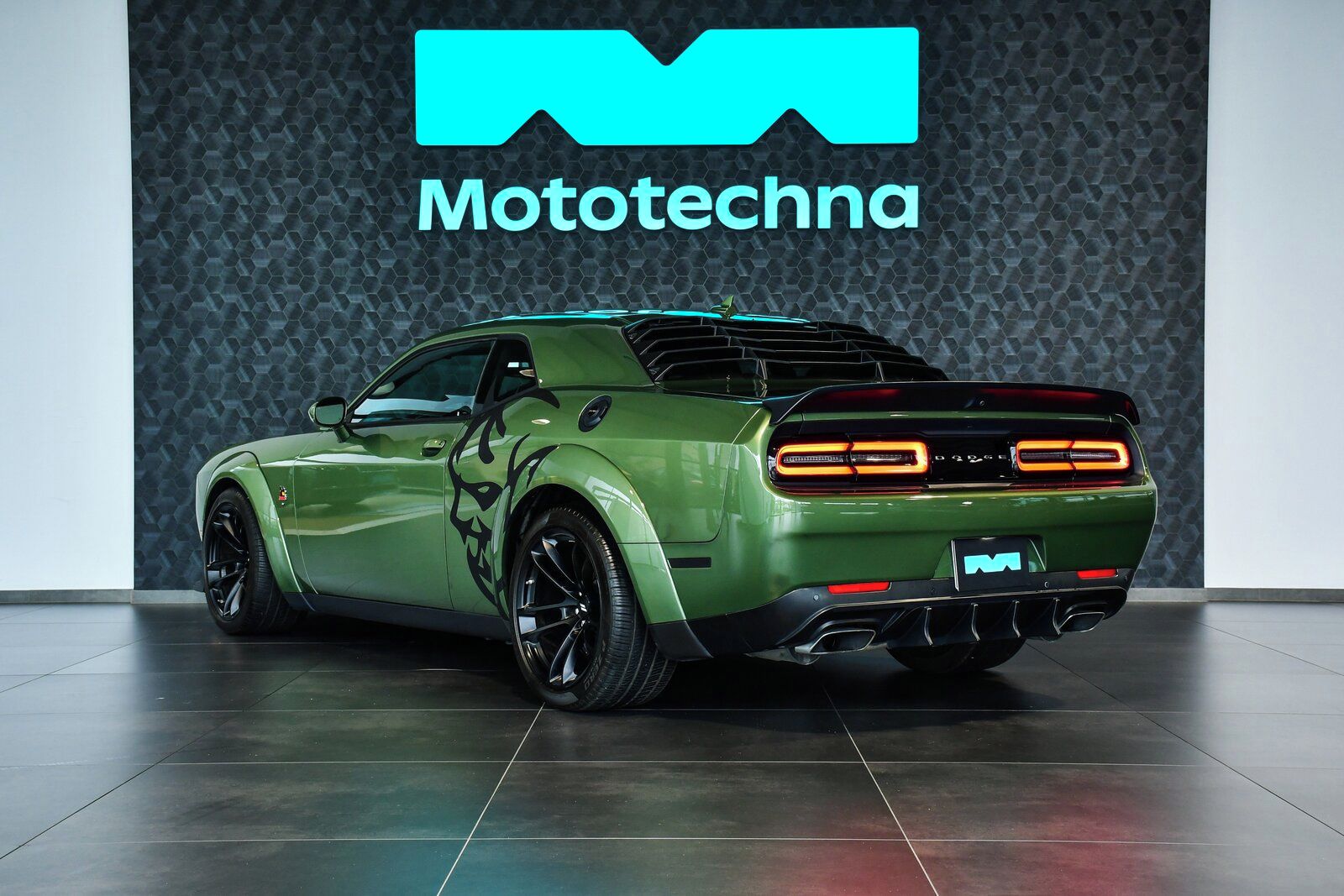 Dodge Challenger, 6.4 SRT 392, ČR, 6.4 R/T - fotka 3