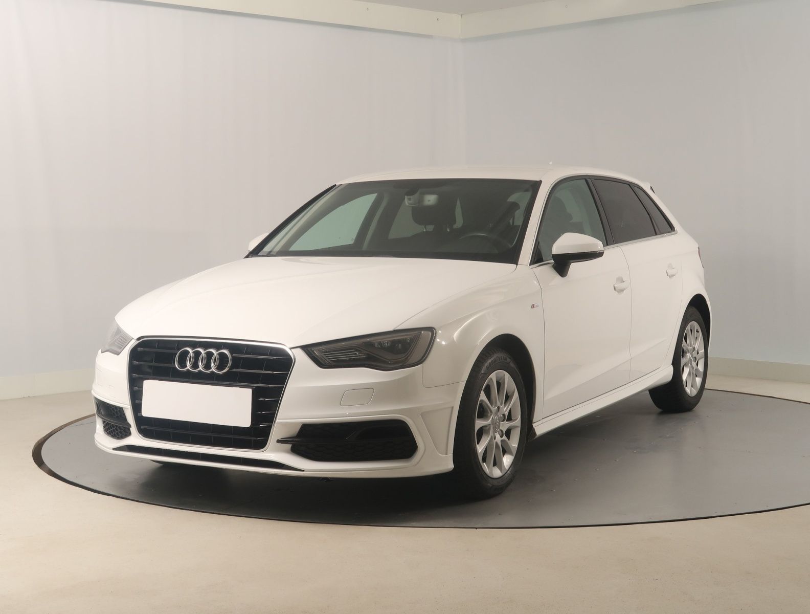 Audi A3, 1.2 TFSI, Automat - fotka 3