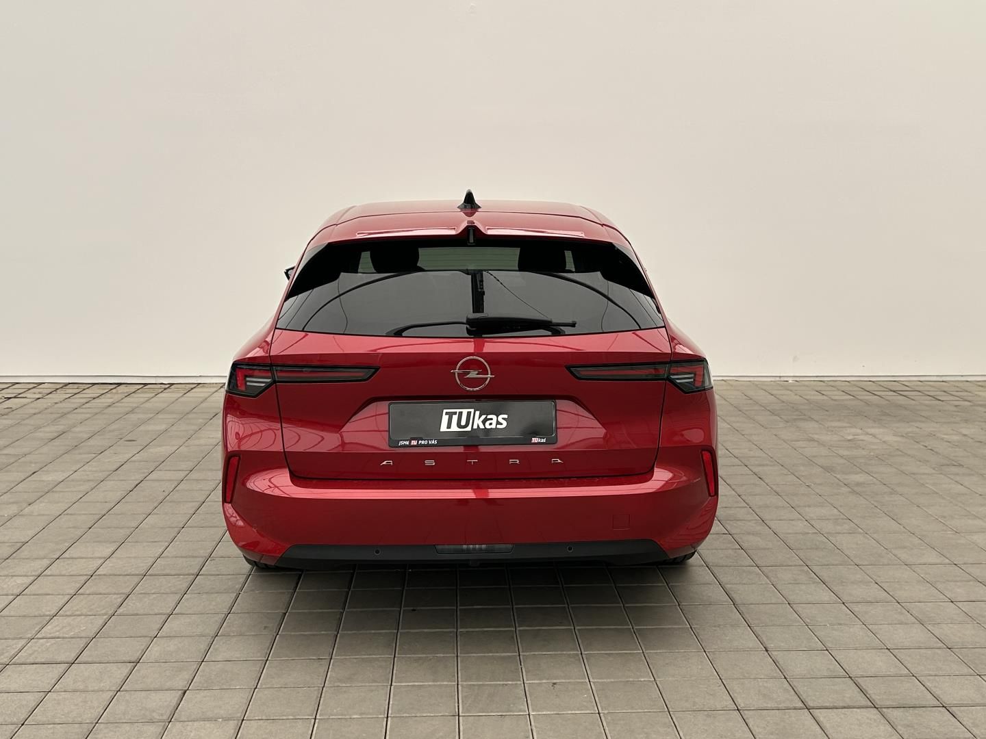 Opel Astra, 1.2Turbo 110k 81kW Edition - fotka 4