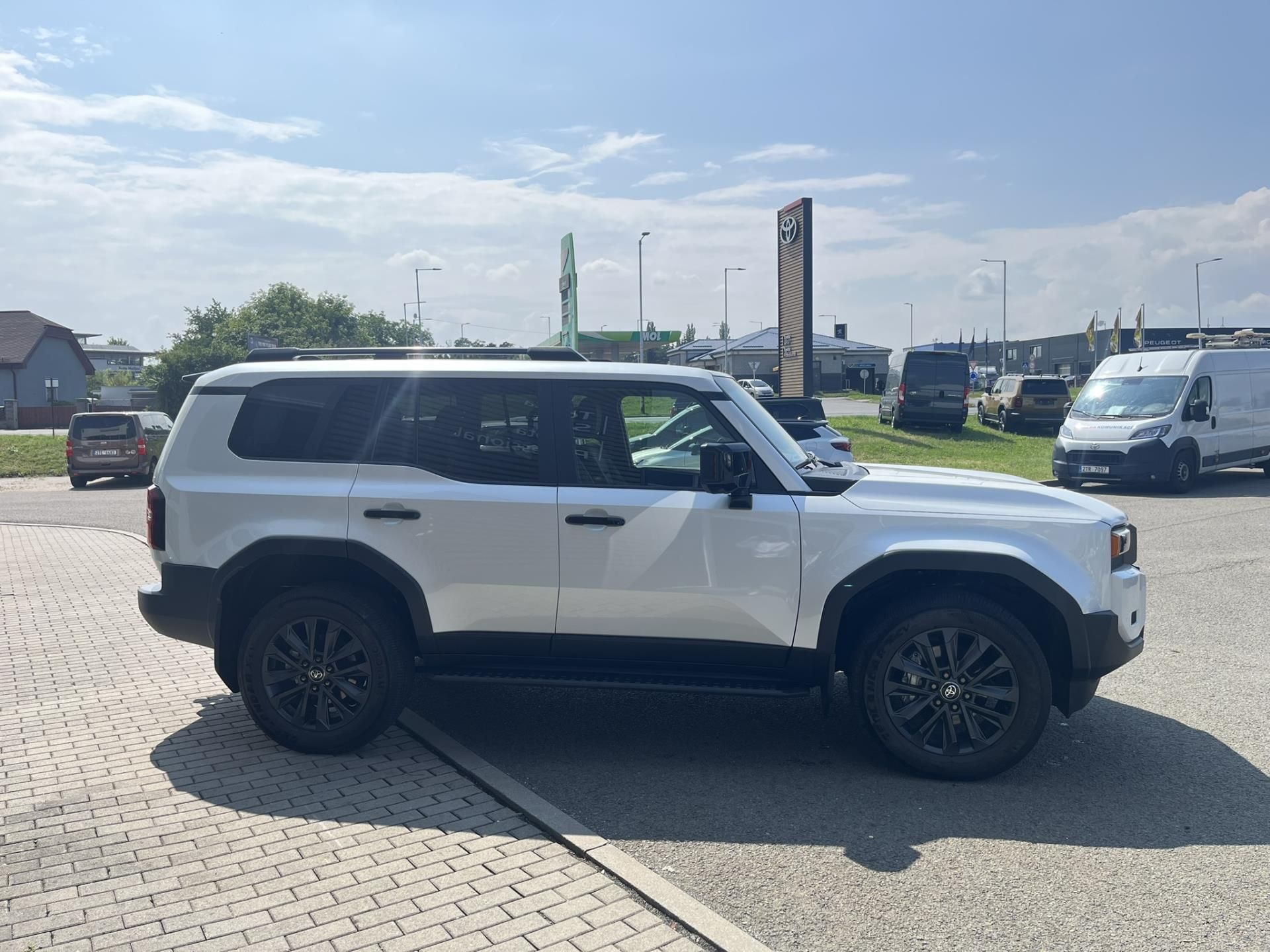 Toyota Land Cruiser, 2.8D 8AT EXECUTIVE SKIVIEW TAŽ - fotka 4