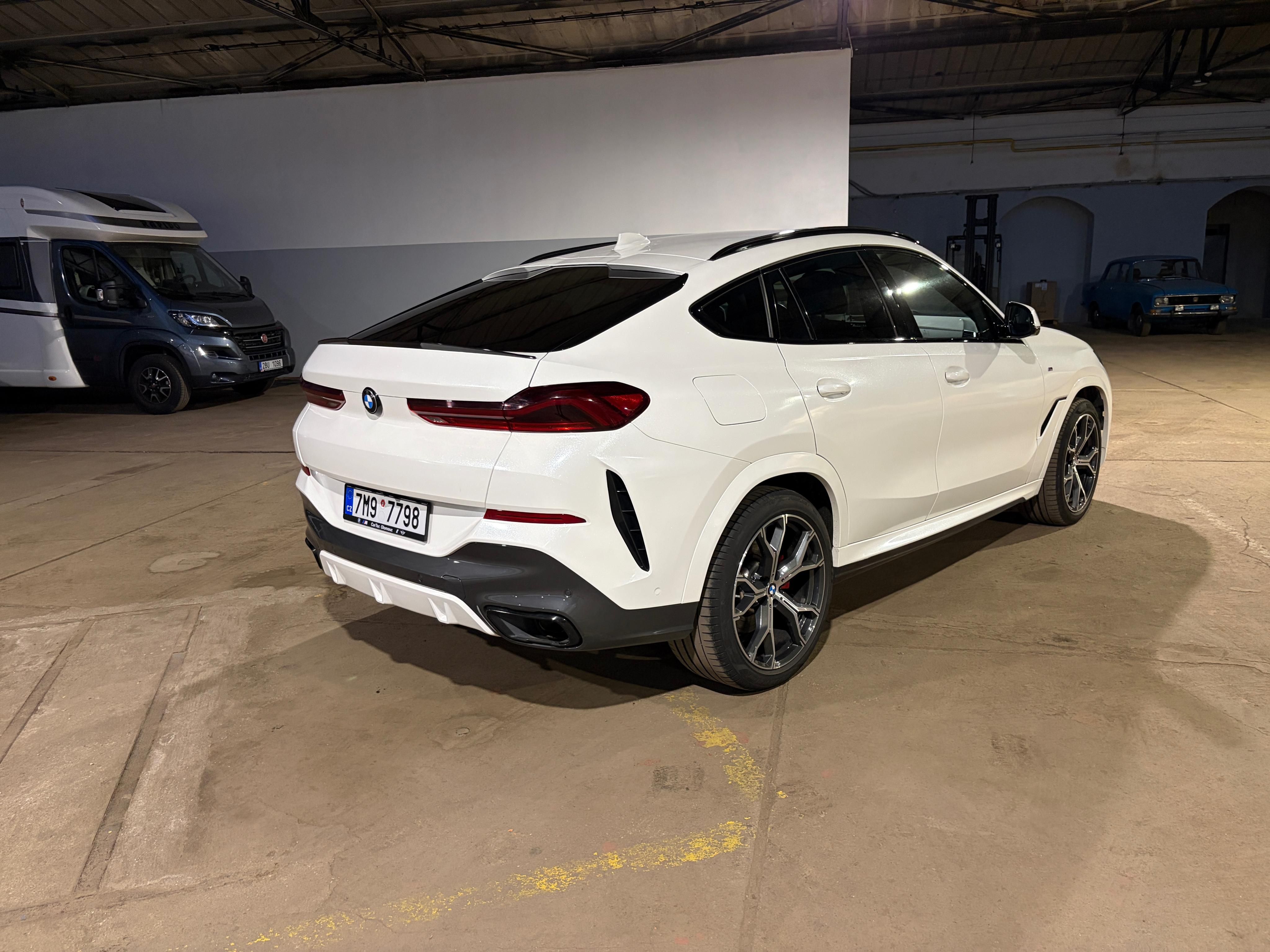 BMW X6, xDrive40d - fotka 2
