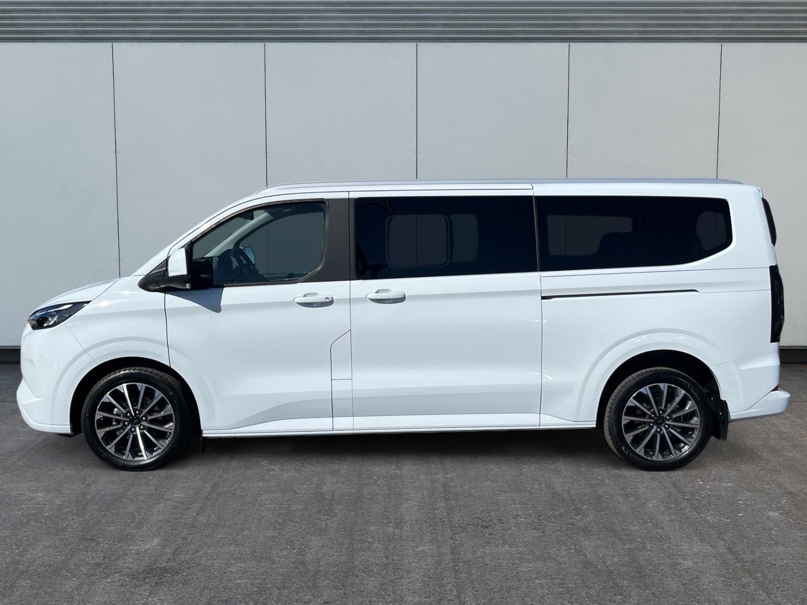 Ford Tourneo Custom, L2 TITANIUM 2.5PHEV 171kW eCVT - fotka 2