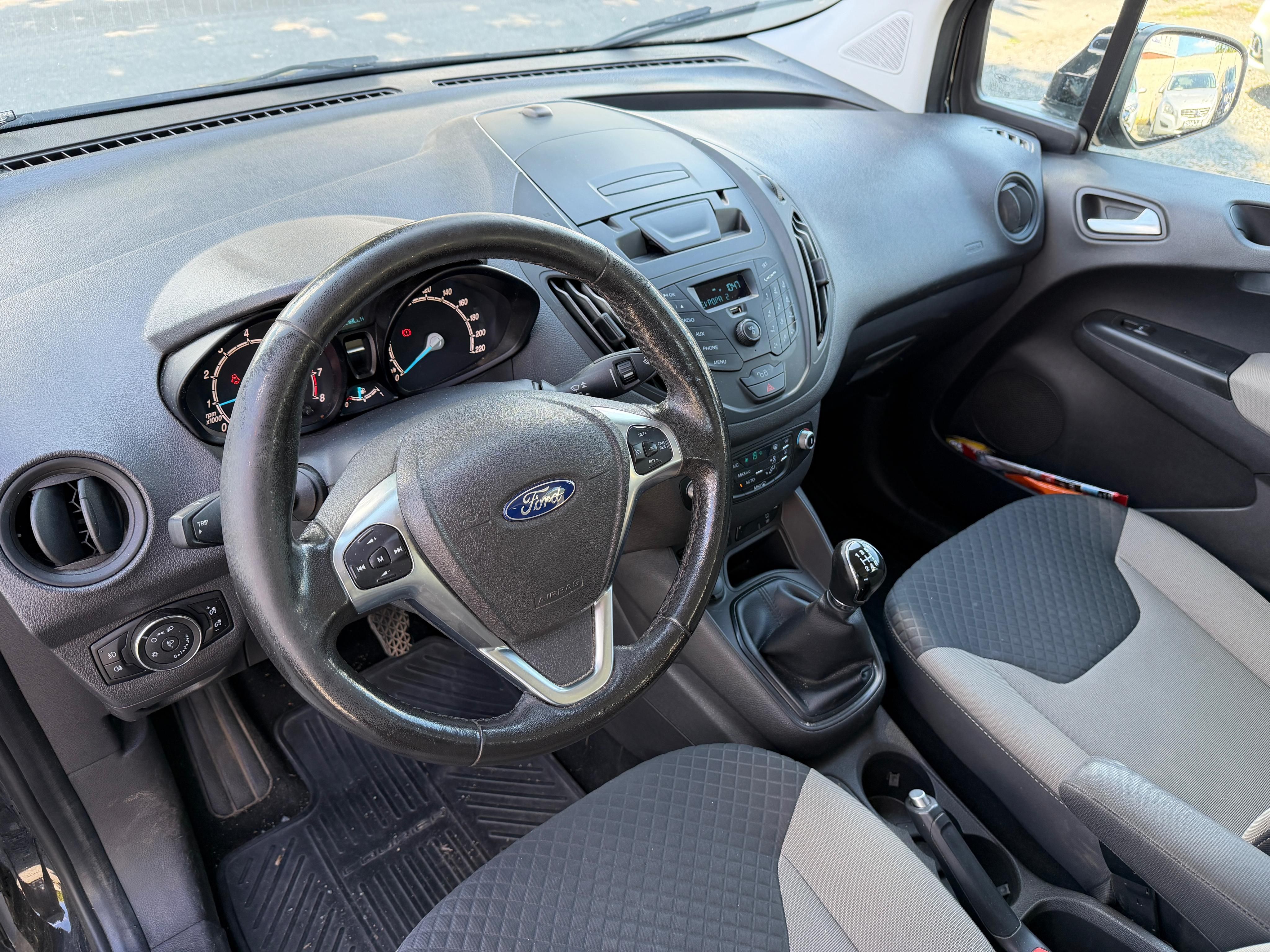 Ford Tourneo Courier, 1.0 EB KLIMA TAŽNÉ ČR DPH! - fotka 6