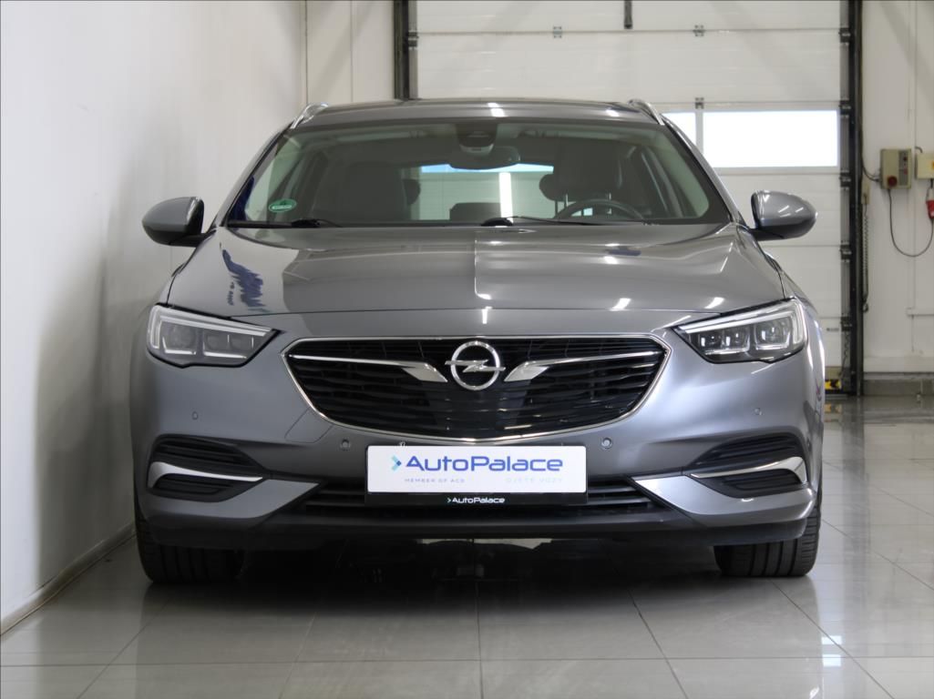 Opel Insignia, 2,0 Turbo 191kW 4x4 1.maj.ČR - fotka 2