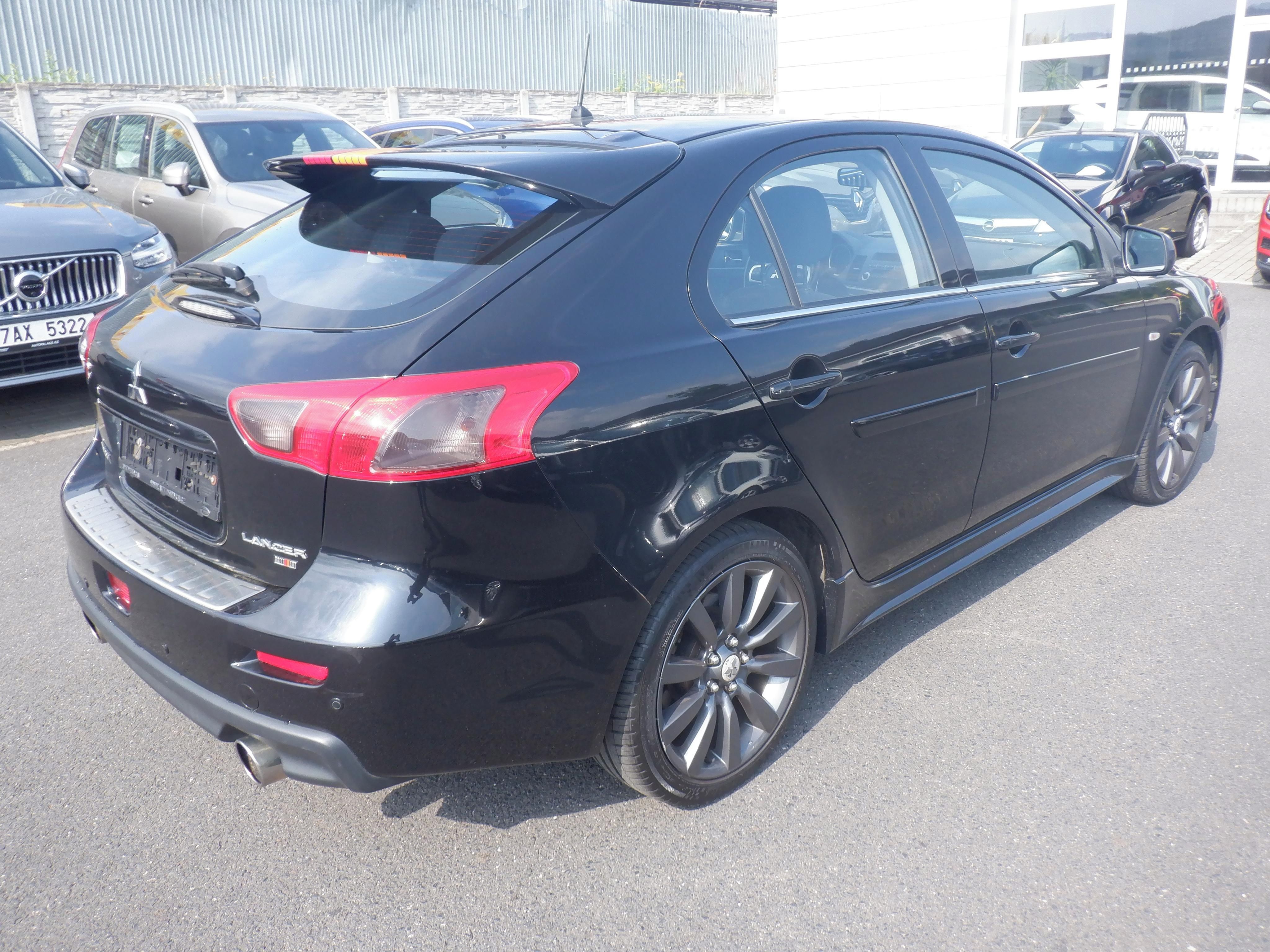Mitsubishi Lancer, 2.0 MIVEC Turbo 177kW,4x4 - fotka 5