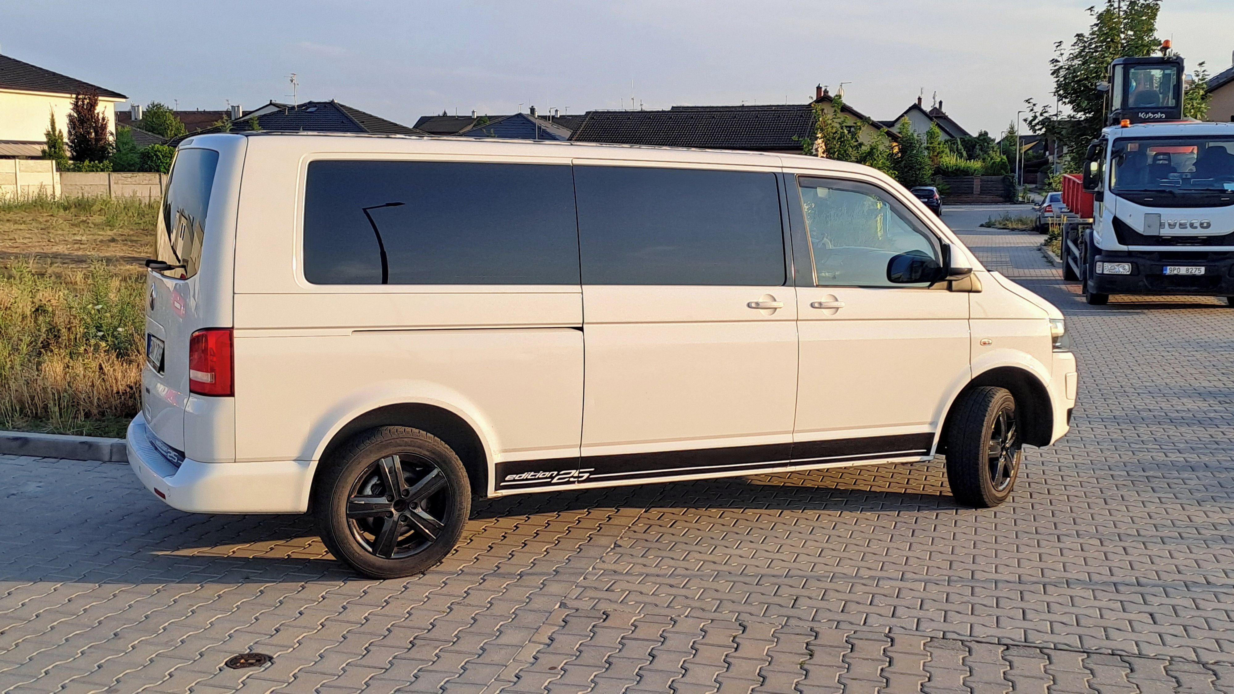 Volkswagen Multivan - fotka 3