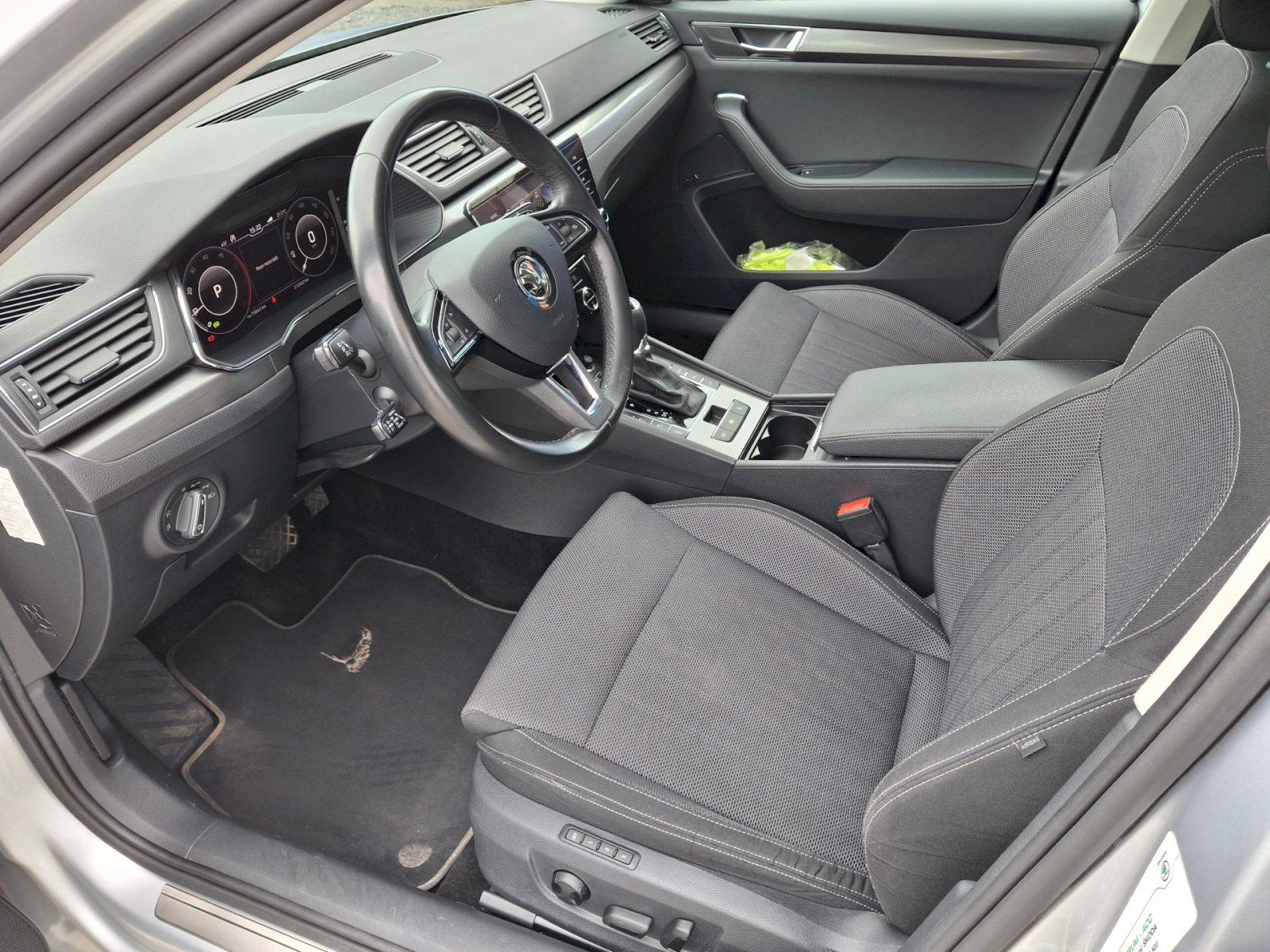 Škoda Superb, Style Extra DSG 2,0TDi 140kW - fotka 6