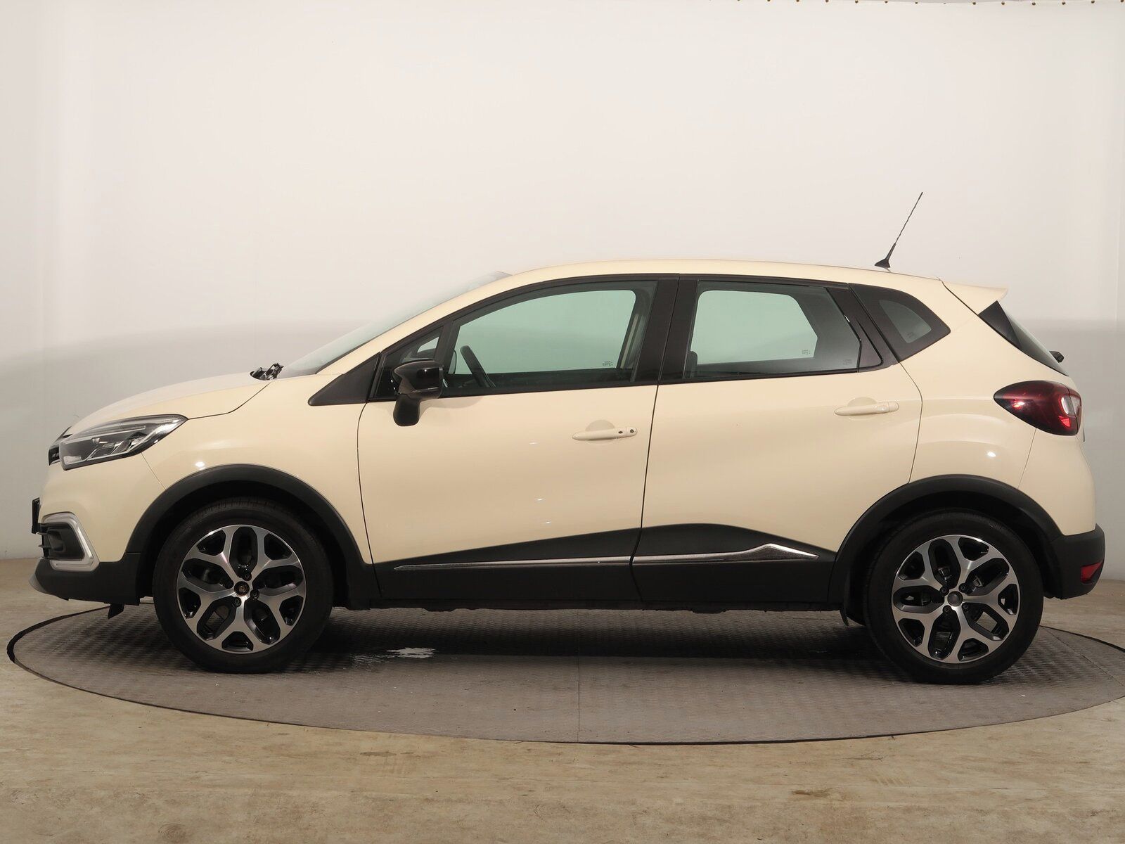 Renault Captur, 1.2 TCe, ČR,1.maj, Serv.kniha - fotka 3