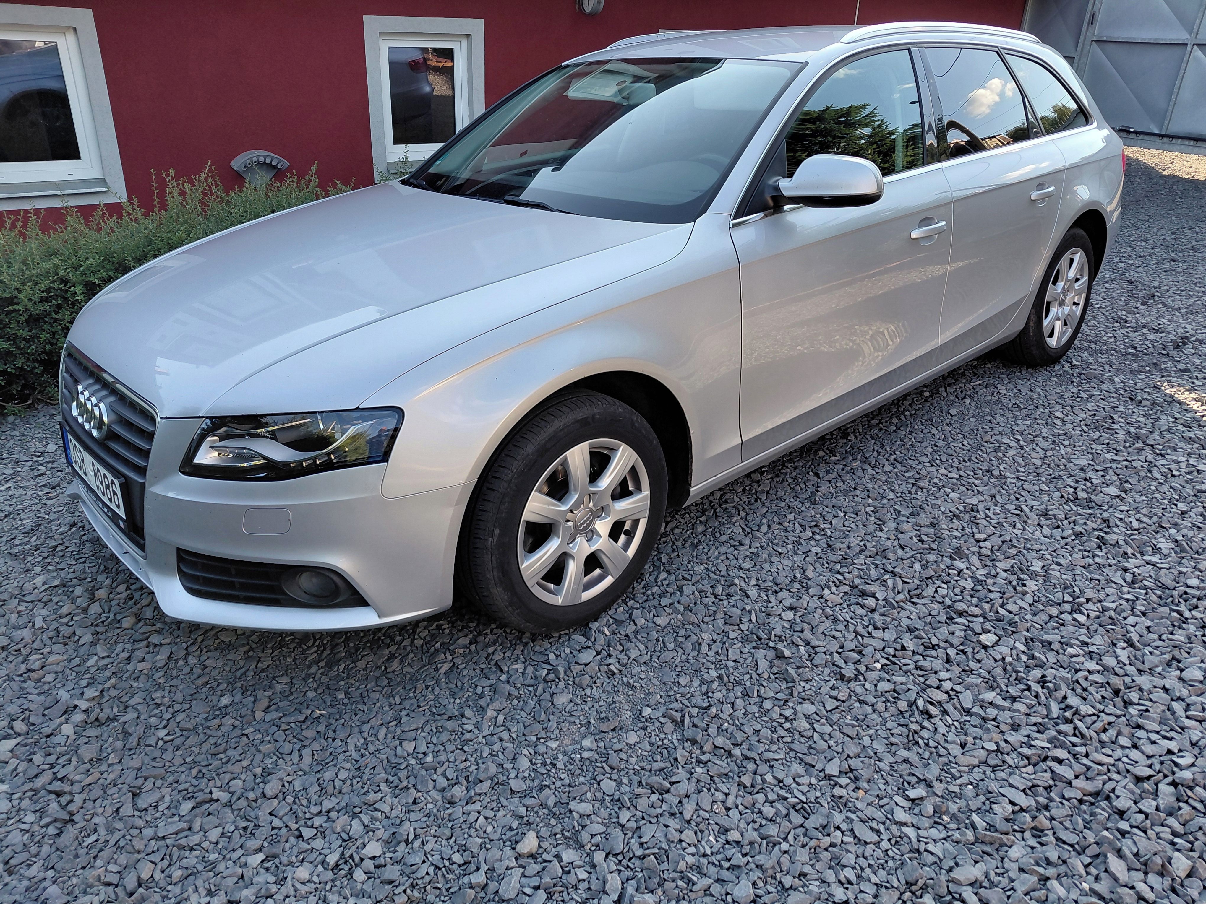Audi A4, 2.0 TDI automat - fotka 2