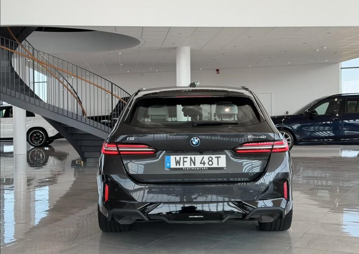 BMW i5, eDrive40 Touring M Kam Tažné - fotka 4
