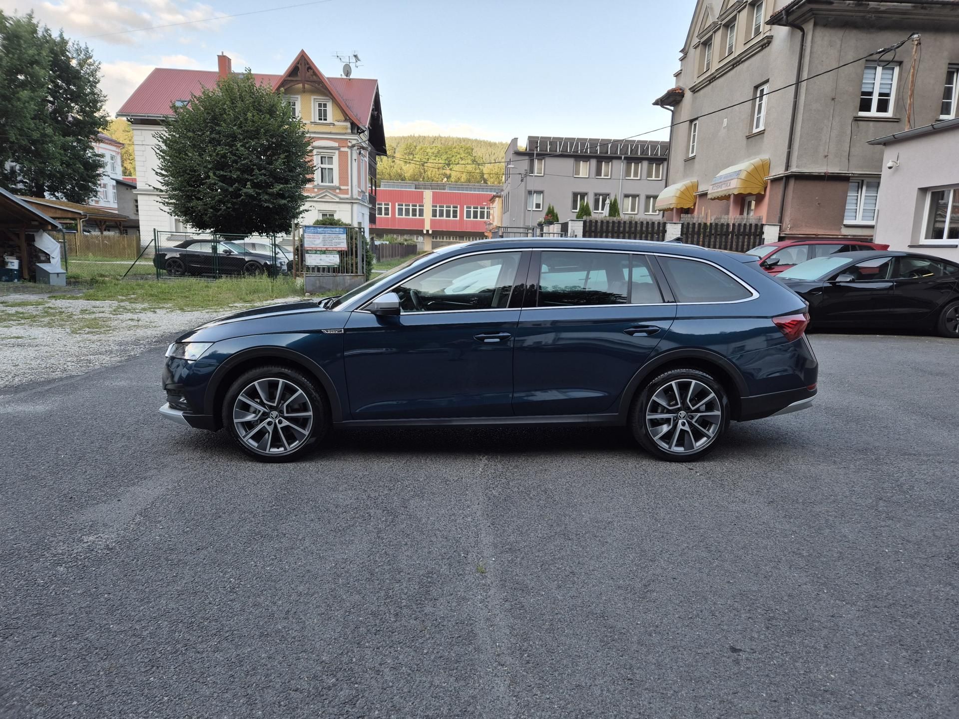 Škoda Octavia, Combi Scout TDi 147kw DSG 4x4 - fotka 6