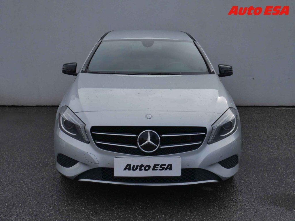 Mercedes-Benz Třídy A, 1.6i A180,Sport,bixen,navi - fotka 2