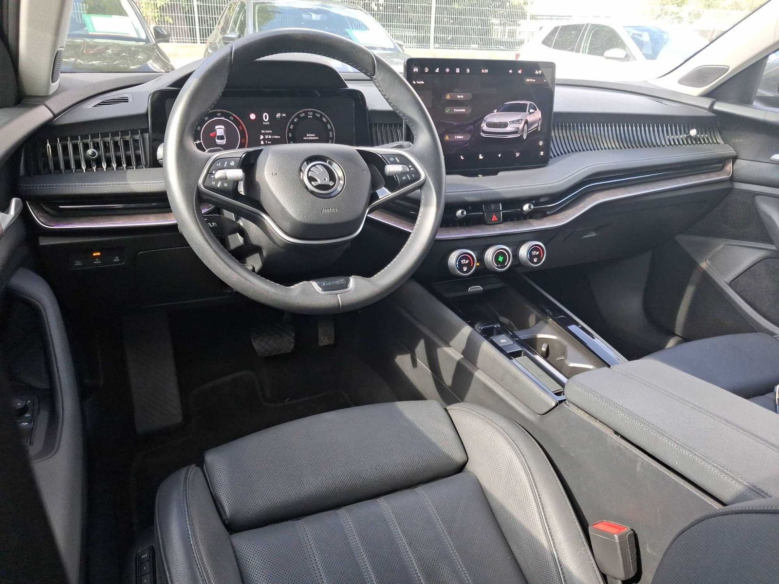 Škoda Superb, 2.0 TDI, Laurin&Klement - fotka 3