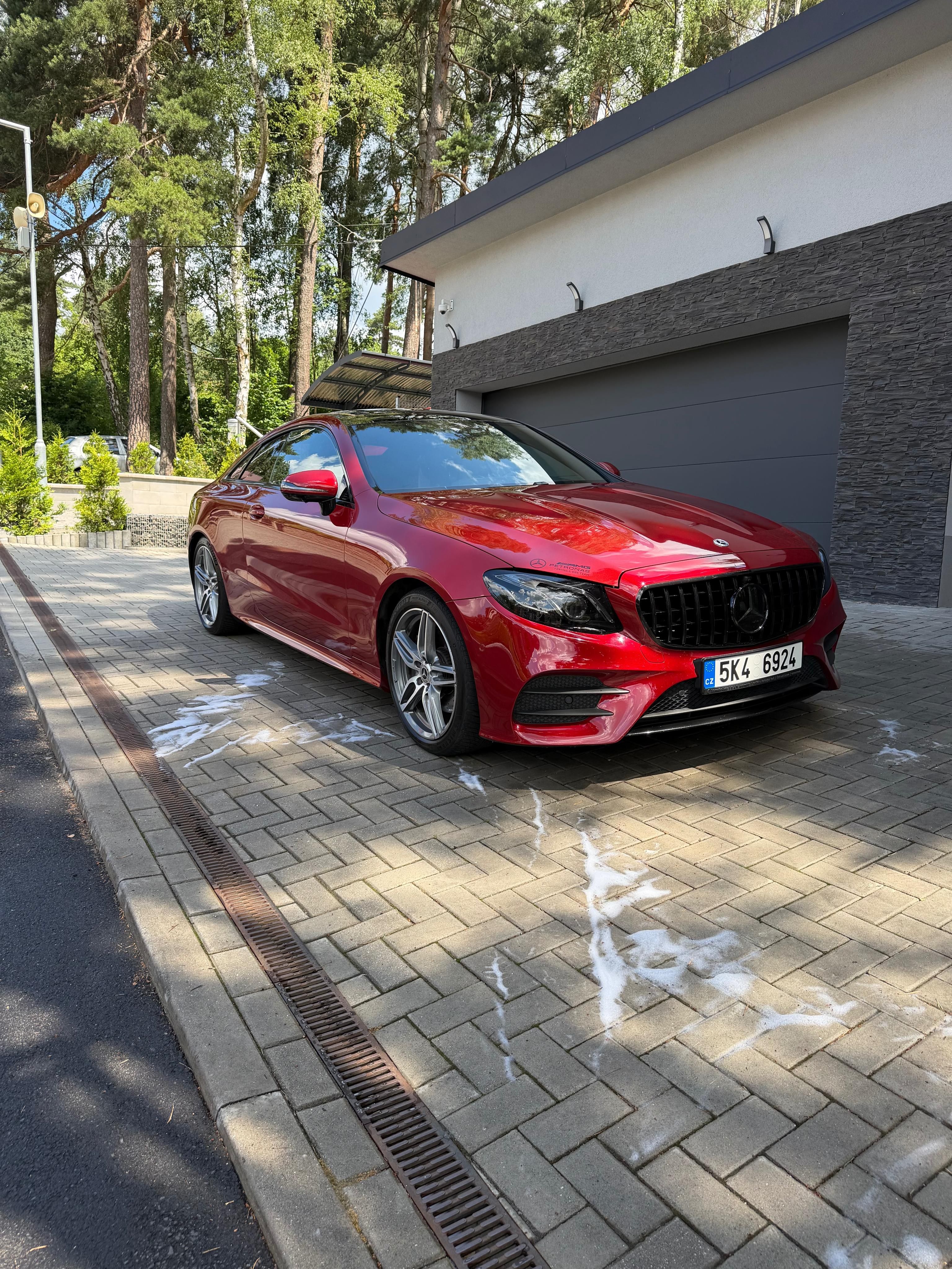 Mercedes-Benz Třídy E, Mercedes E300D coupe