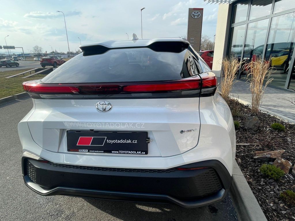 Toyota C-HR, 1.8 Hybrid 140HP Style - fotka 5