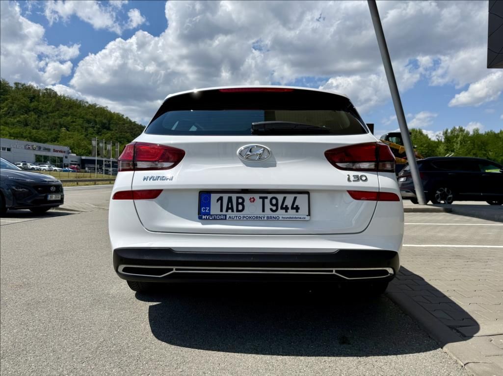 Hyundai i30, 1,5 i  WG Family Comfort - fotka 6