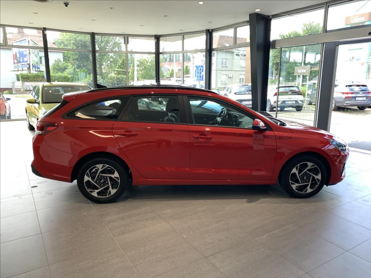 Hyundai i30, 1,0 TGDI 73kW DCT Smart - fotka 4