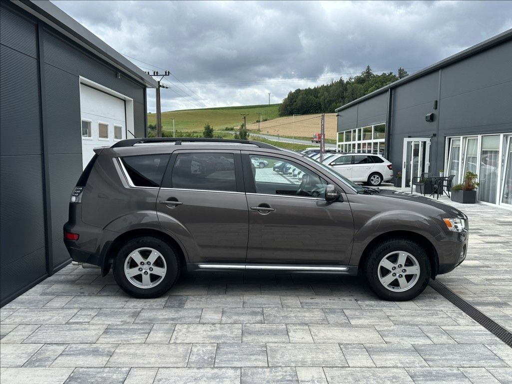 Mitsubishi Outlander, 2,2 DI-D 177PS  X-Tra - fotka 6