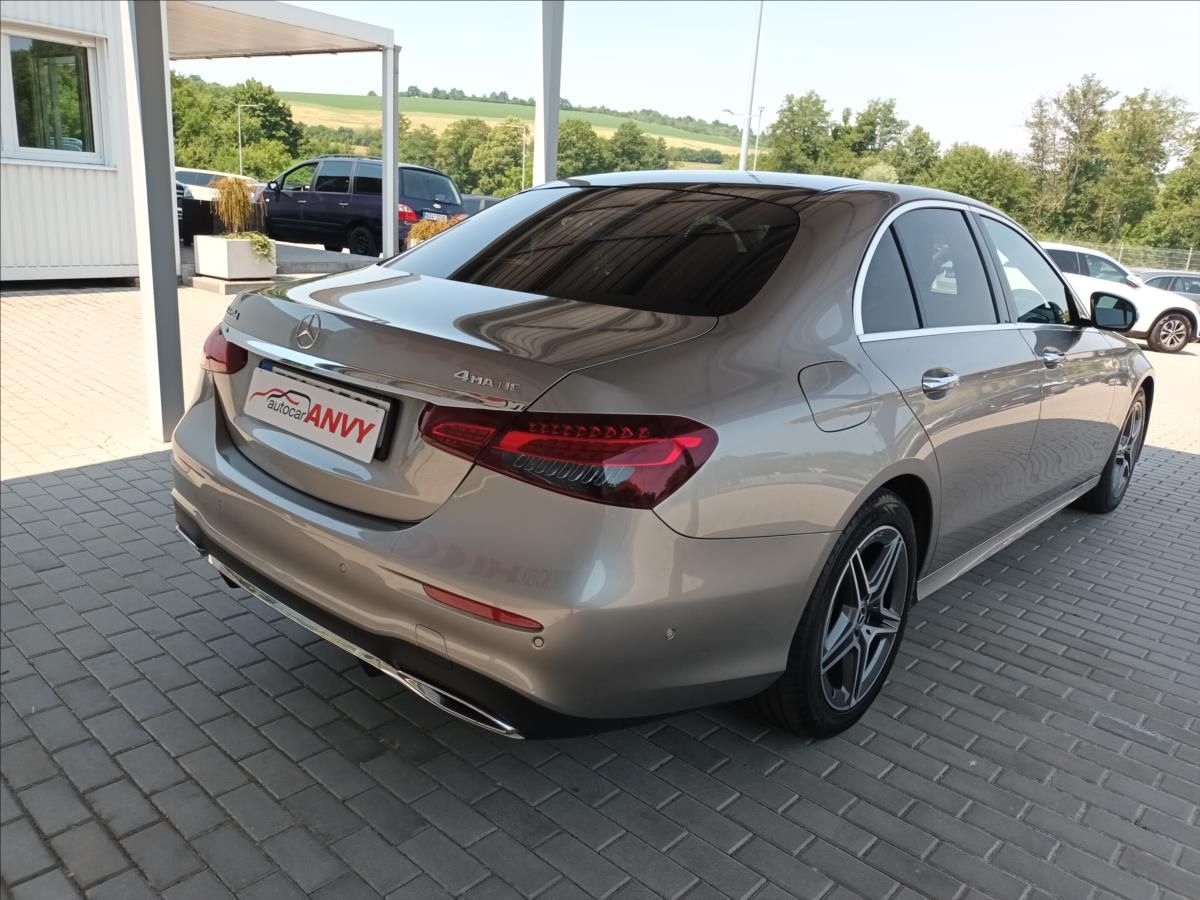 Mercedes-Benz Třídy E, 2,0 220d,AMG,4MATIC,PANO,9G - fotka 5