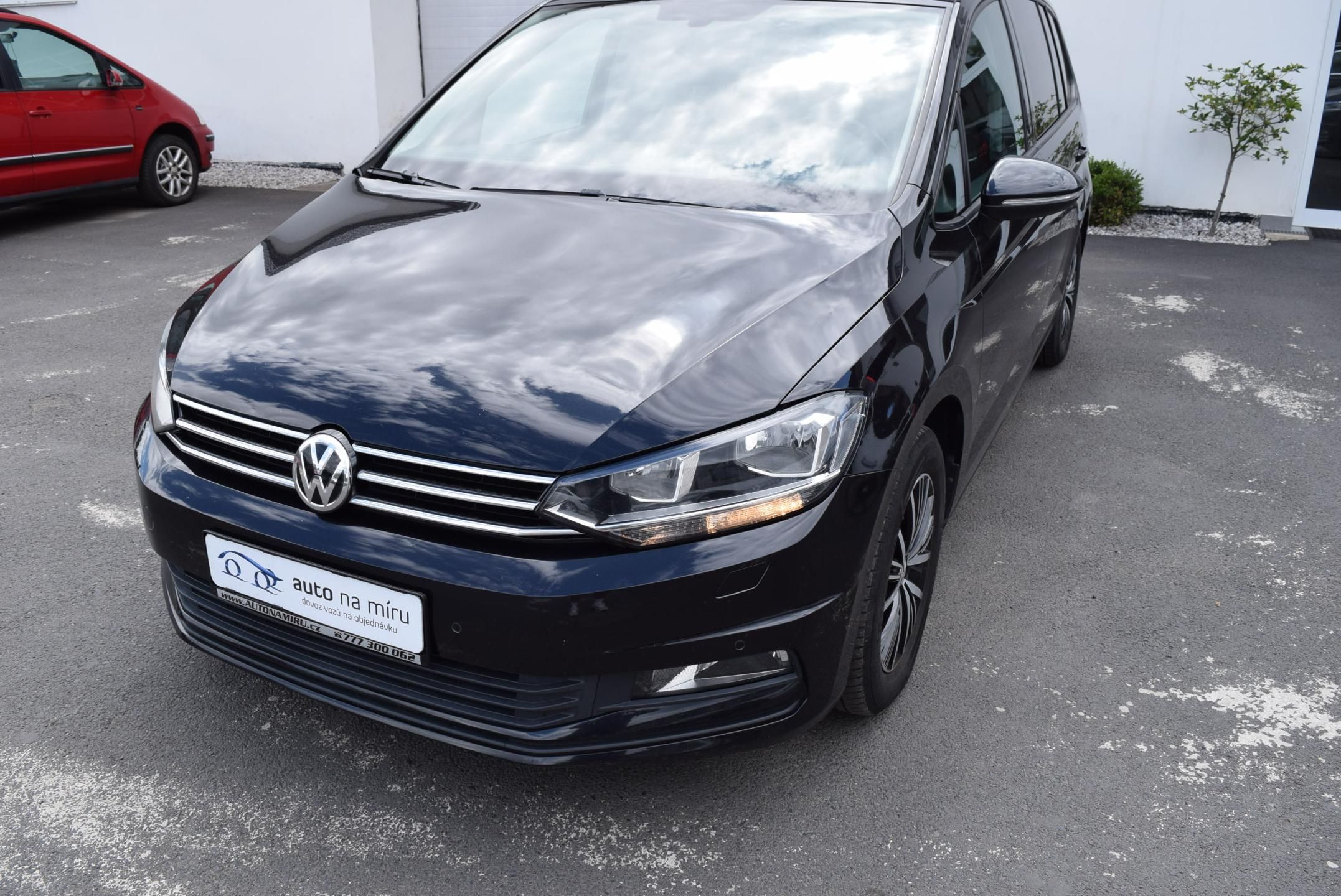 Volkswagen Touran, 1.4TSI 110kw CLBMT TAŽ NAV APP - fotka 2