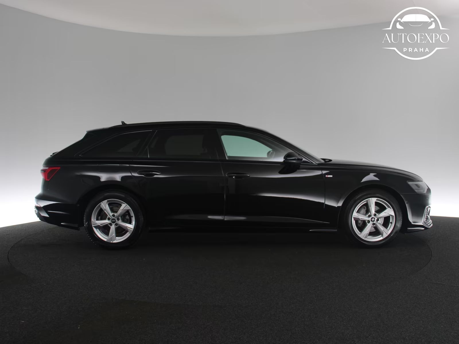 Audi A6, Avant 40 TDI quattro S-line - fotka 4
