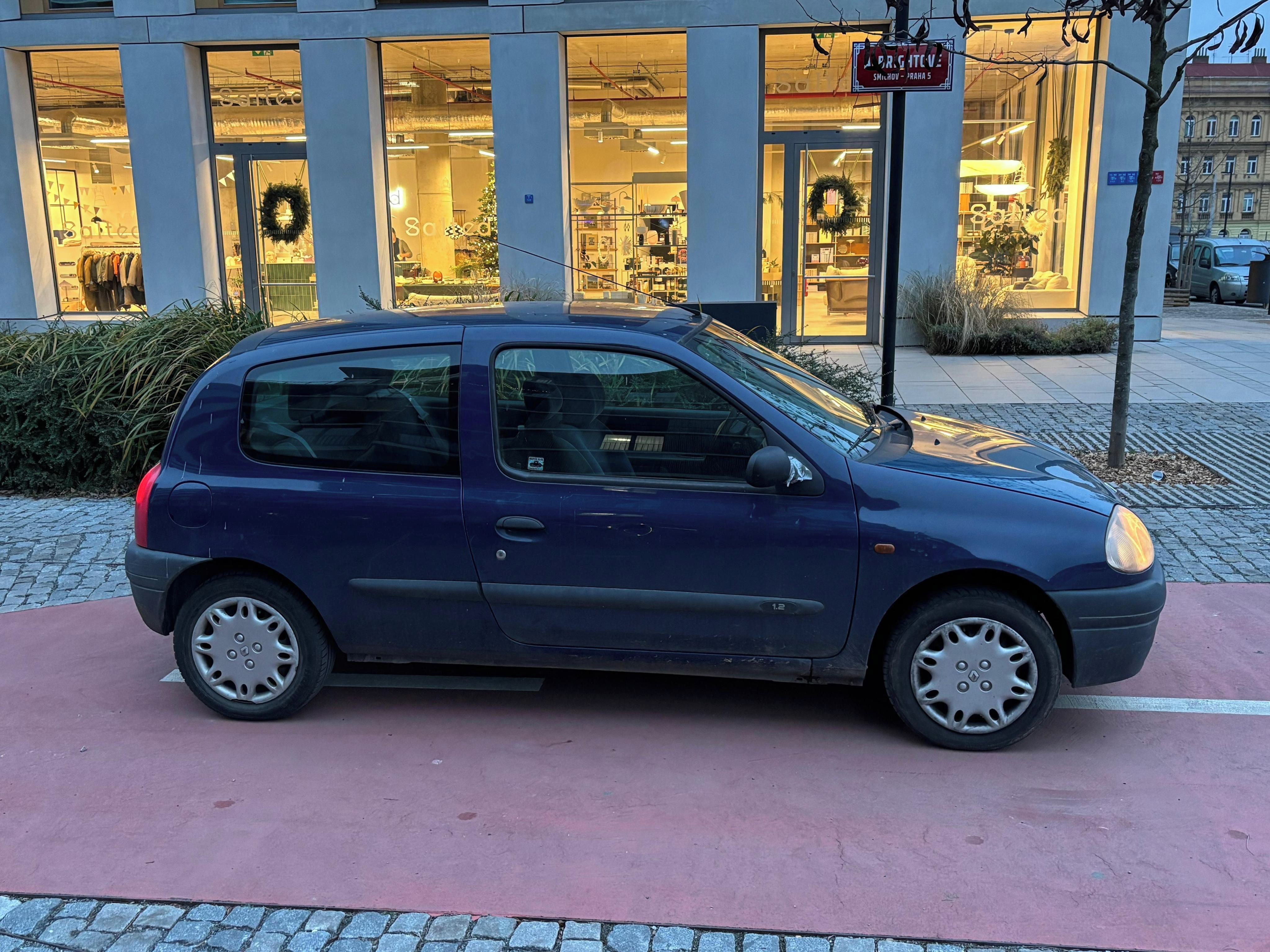 Renault Clio, 1,2i 43kW, benzin, spotřeba 6L - fotka 6