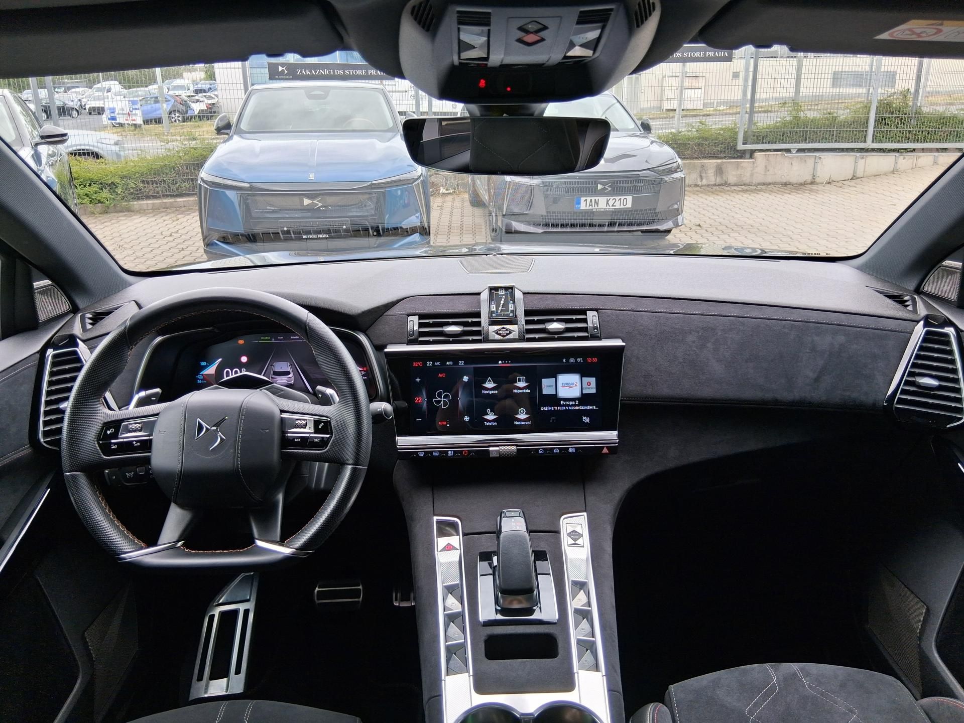 DS 7 Crossback, PERF. LINE + E-TENSE 360K 4x4 - fotka 2